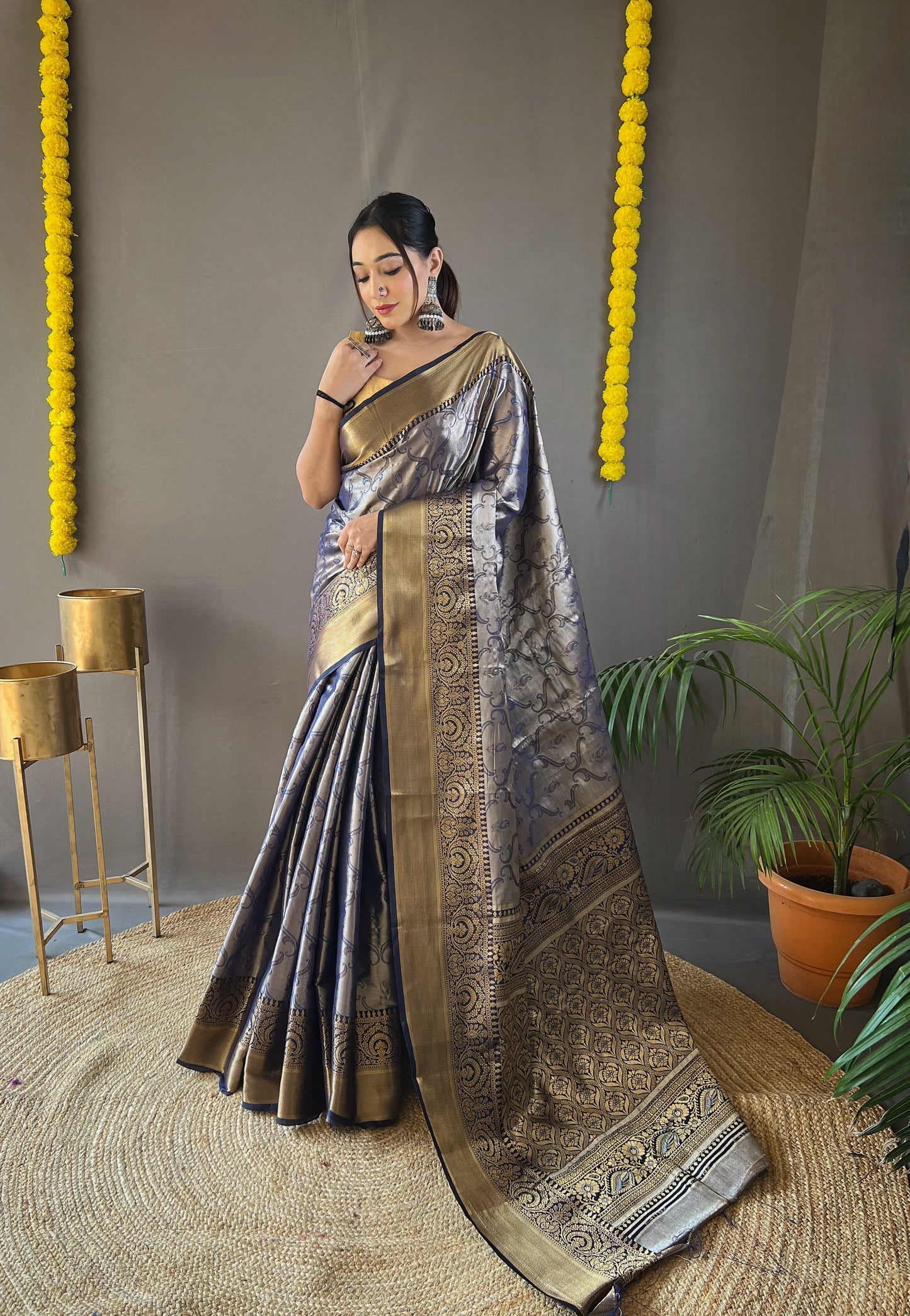 Kanchipuram Silk Saree with Intricate Zari Weaving, Rich Pallu, and Coordinated Blouse