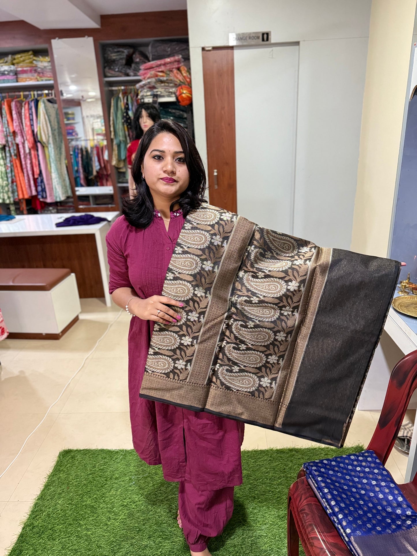 Kota Stripe Cotton Saree with Blouse Piece – Lightweight Traditional Saree for Women