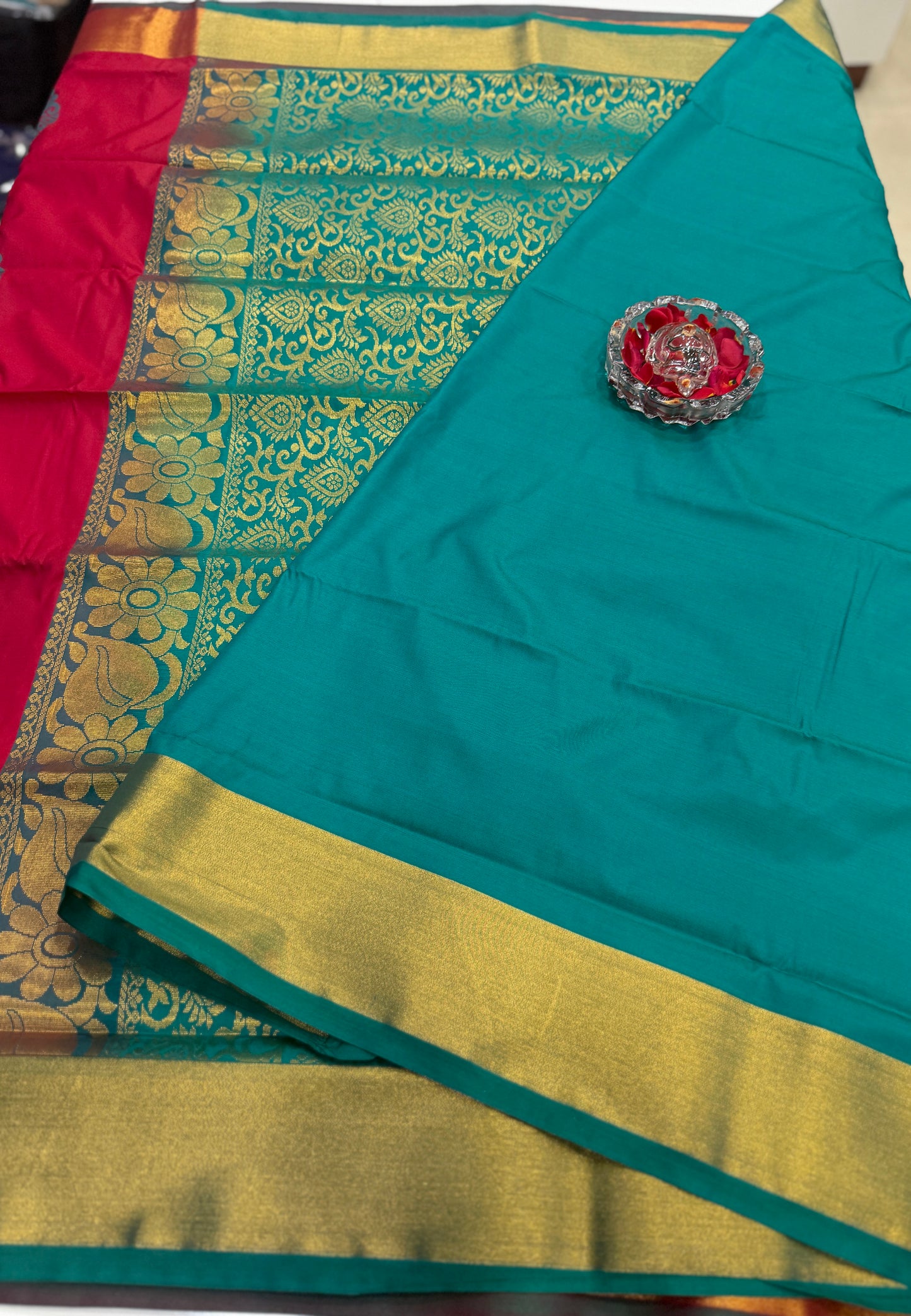 Kanchi Soft Silk Saree with Zari Weaving and Traditional Motifs – Wedding and Festive Wear