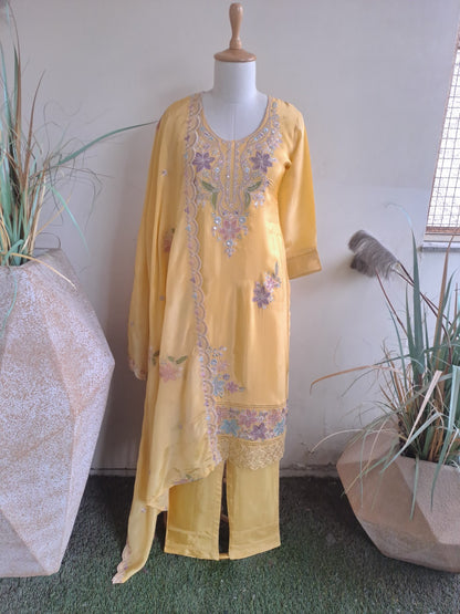 Glass Organza Kurta Set with Zari and Sequin Embroidery, Cotton Lining, Shantoon Pant, and Scallop Dupatta