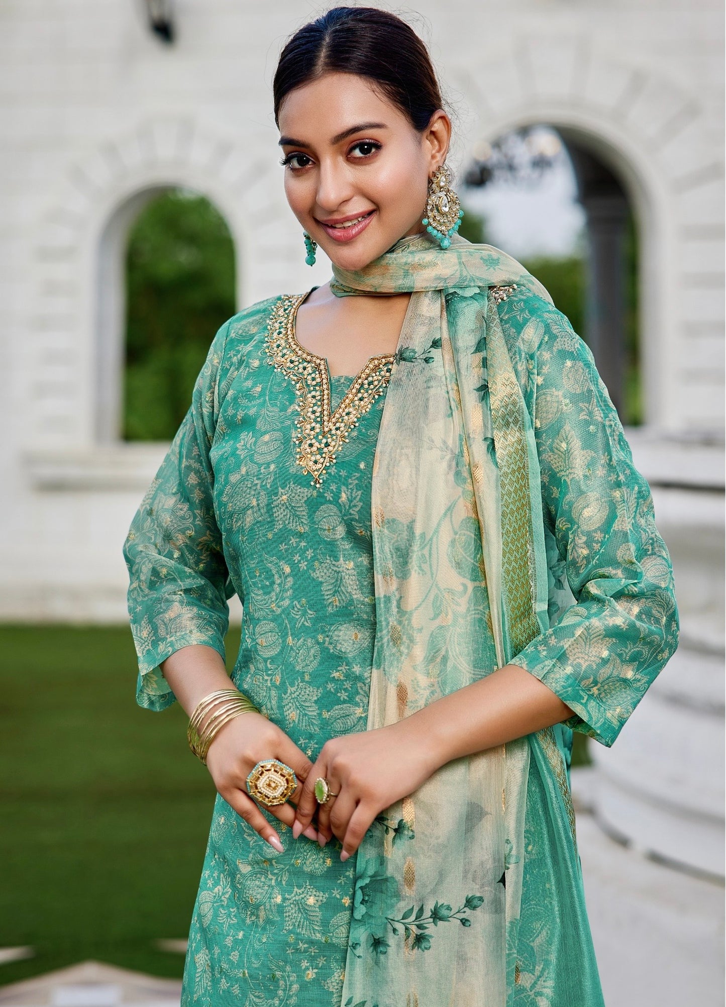 Jacquard Print Straight Kurta Pant Set with Fancy Digital Dupatta – Women’s Ethnic Wear