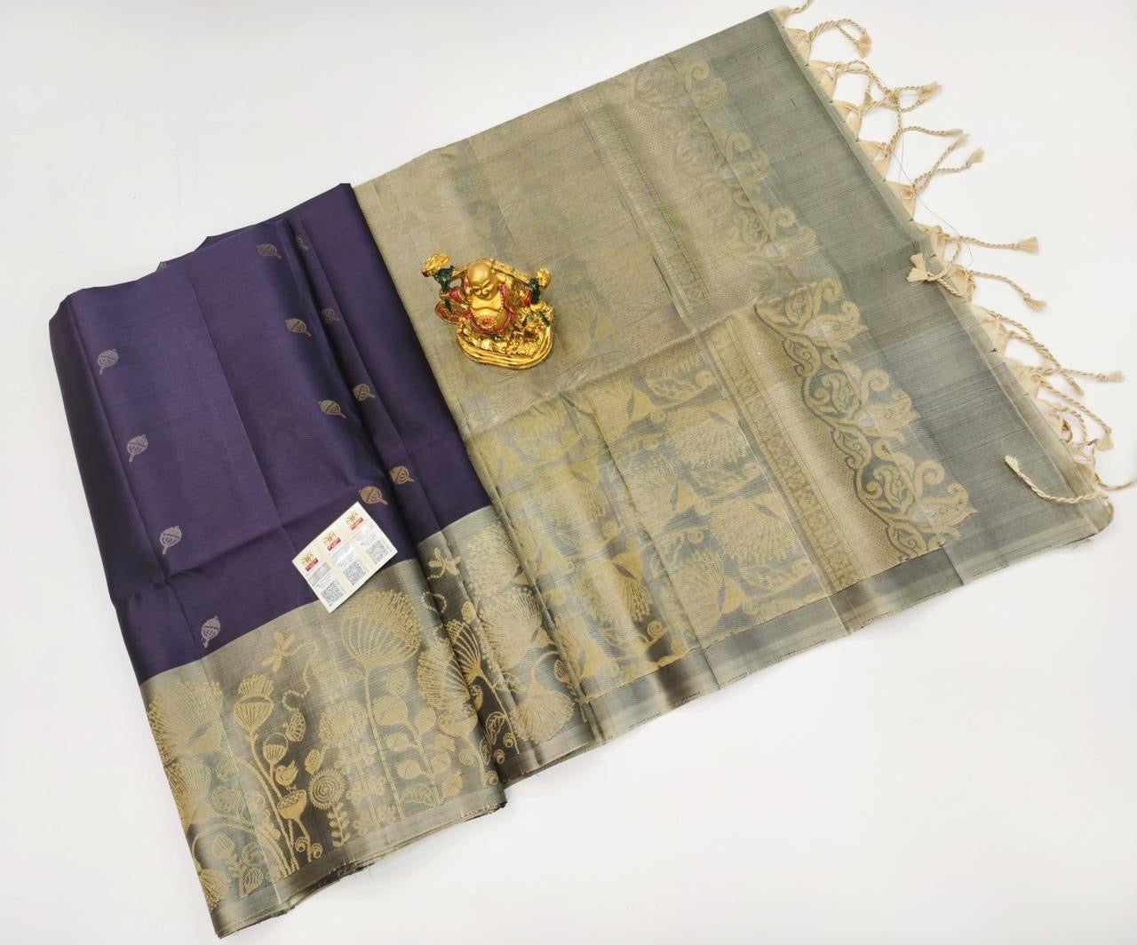 Pure Soft Silk Handloom Saree for Women – Double Warp Borderless Design with Gold Zari and Contrast Blouse