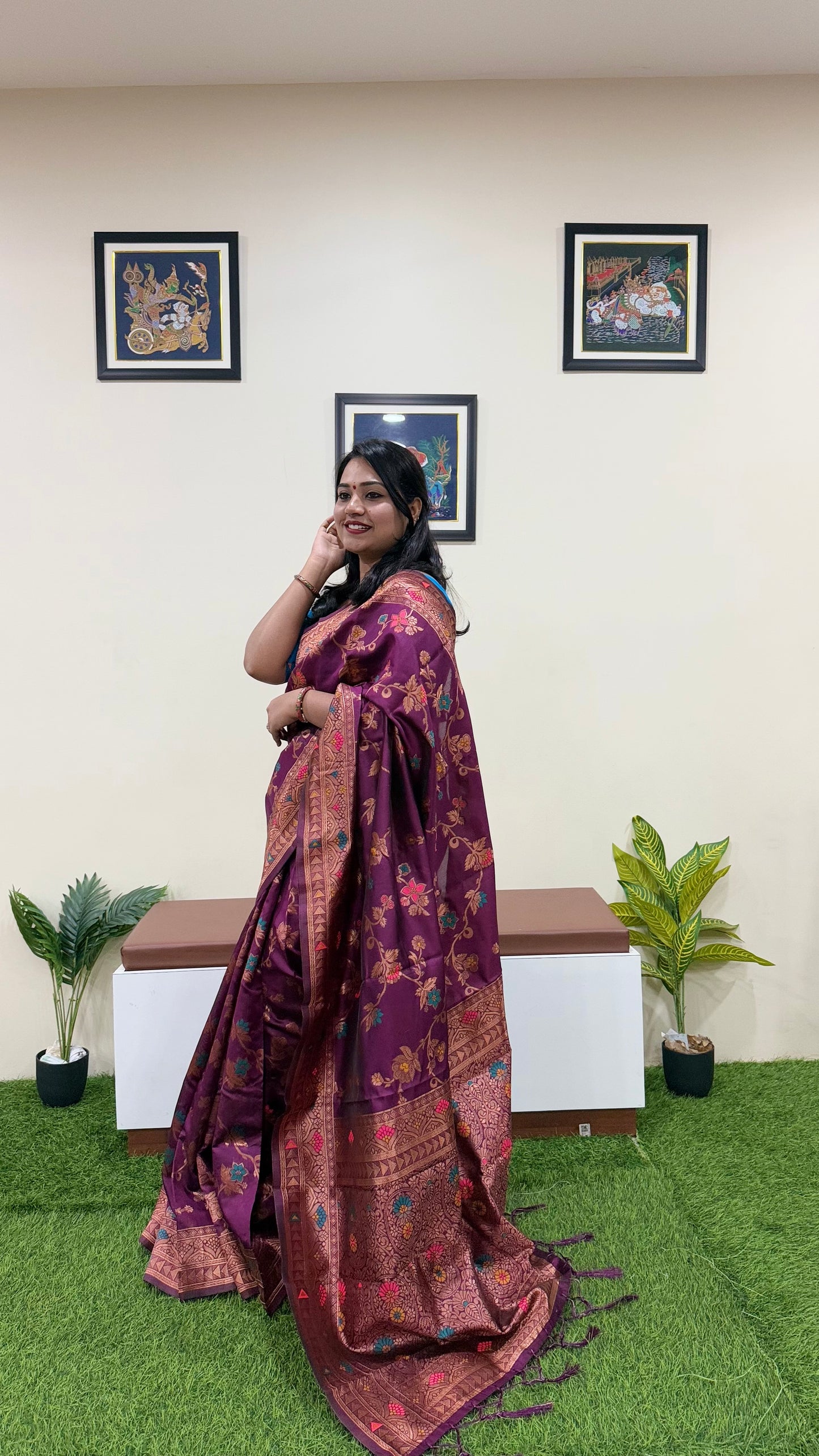 Banarasi Silk Saree with Intricate Floral Woven Design and Rich Zari Border – Festive Wear