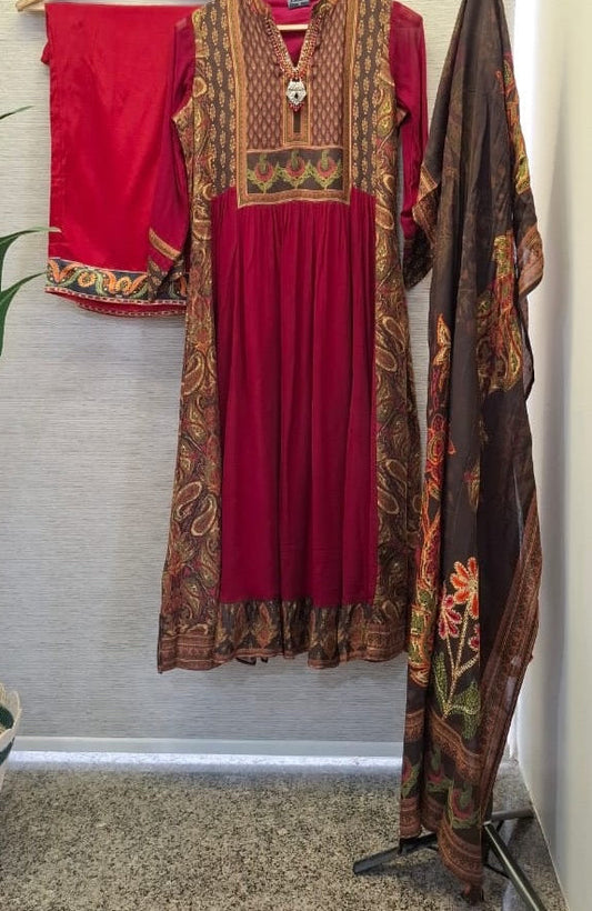 Women’s viscose georgette kurta set with dola silk yoke, pant and printed dupatta, festive wear, size 38–44