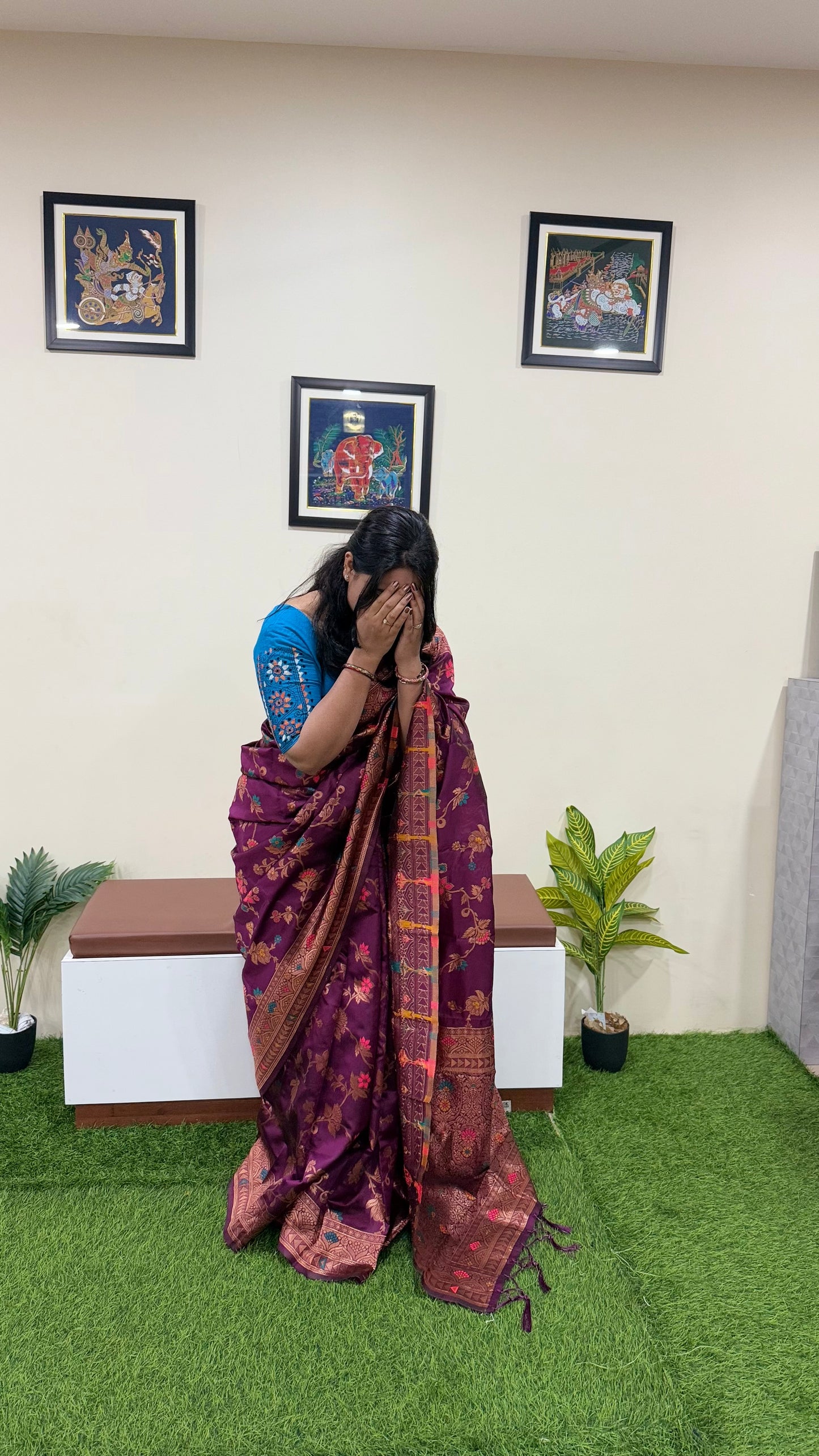 Banarasi Silk Saree with Intricate Floral Woven Design and Rich Zari Border – Festive Wear