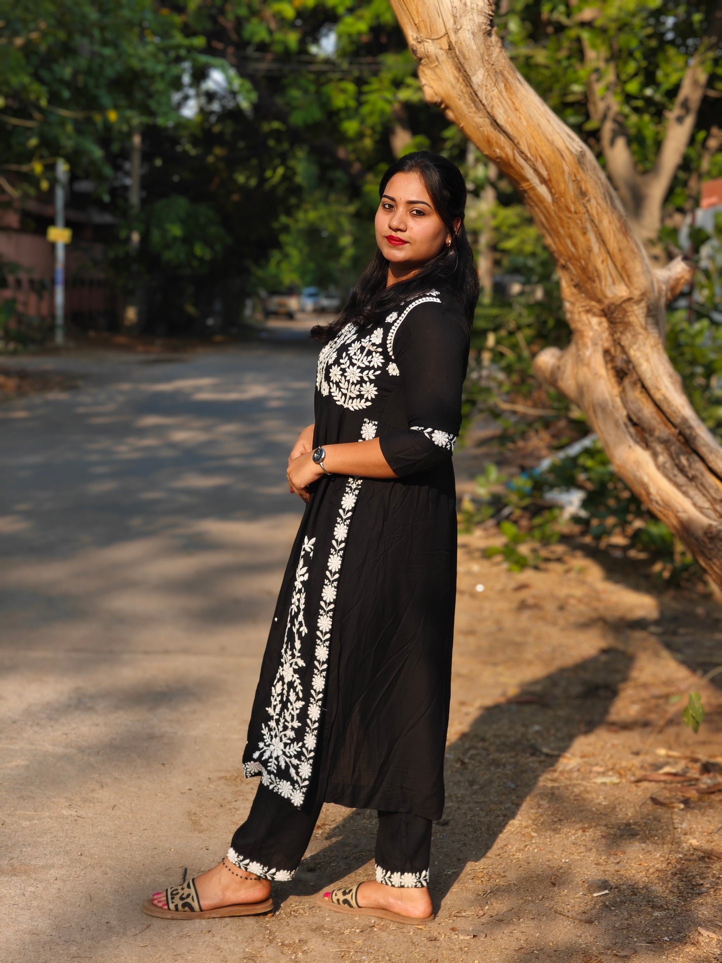 Black Nayra Cut Kurti and Pant Set for Women with Embroidery Work – Elegant Ethnic Wear