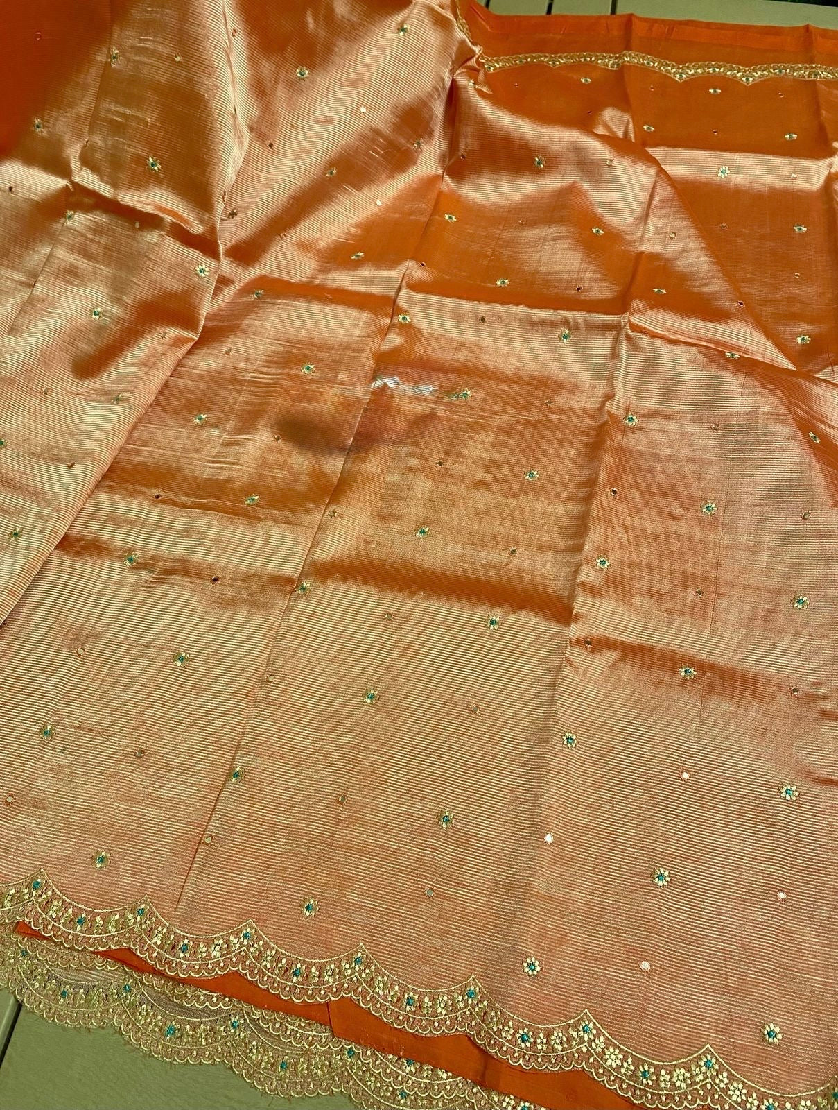 Mangalgiri Silk Saree with Chikankari Embroidery, Scallop Border, and Zari Pallu for Women – Contrast Blouse Included