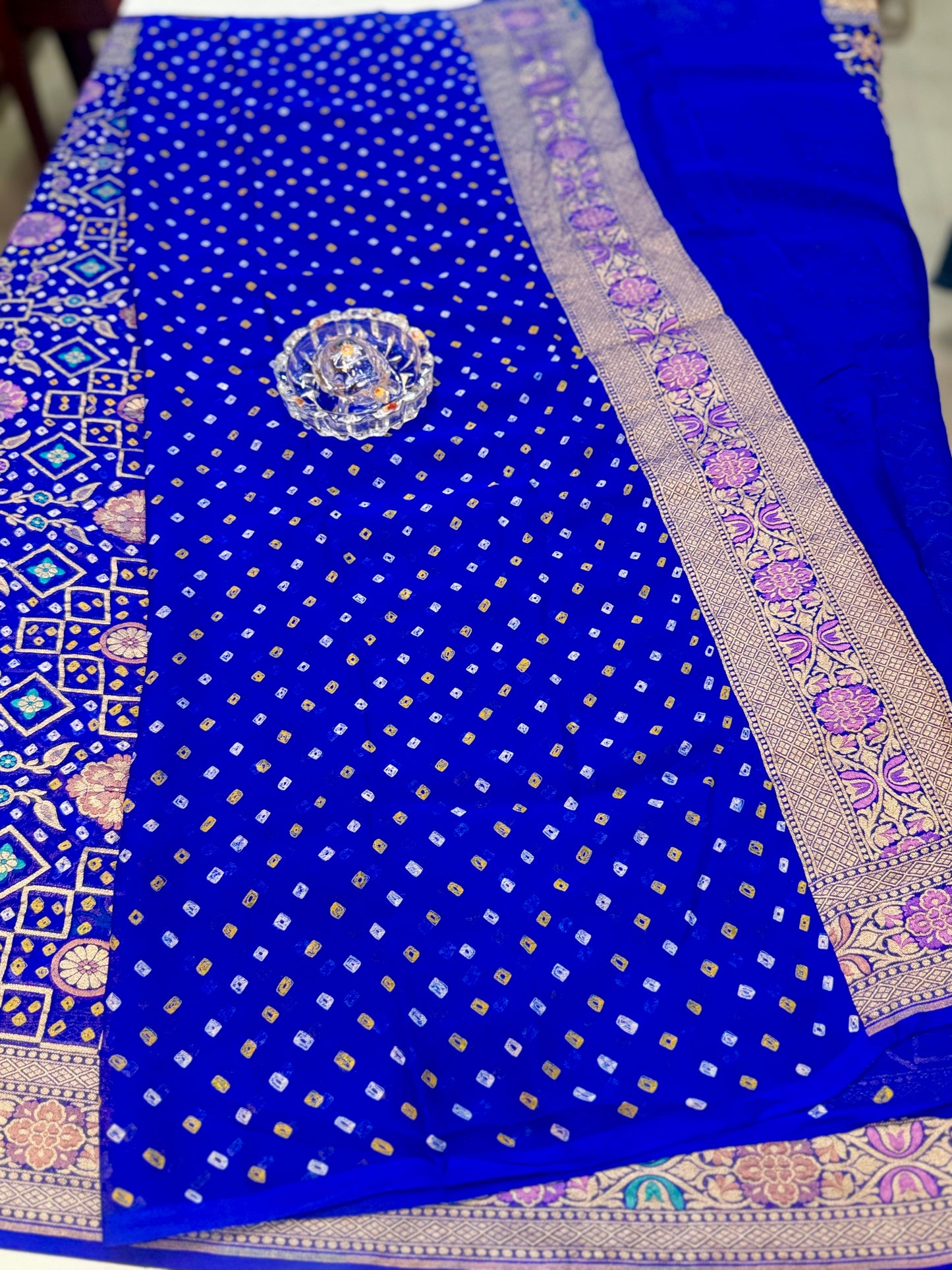 Banarasi Pure Georgette Bandhani Saree with Golden Zari Jaal and Meenakari Work – Bridal Wear