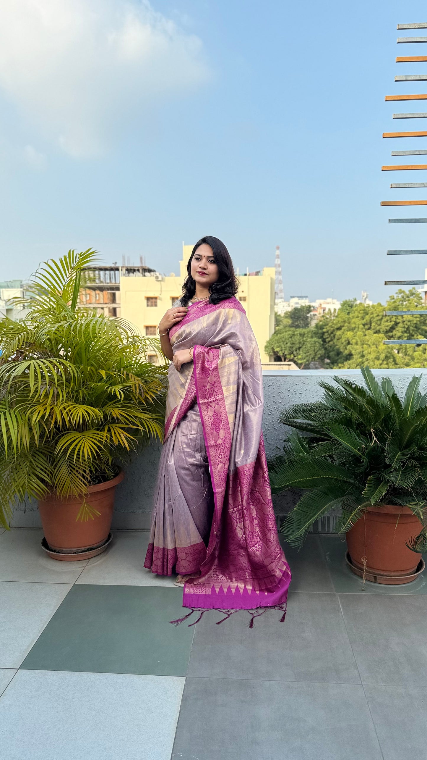 Zari Tissue Silk Handloom Saree with Contrast Pallu and Coordinated Blouse – Wedding and Festive Wear