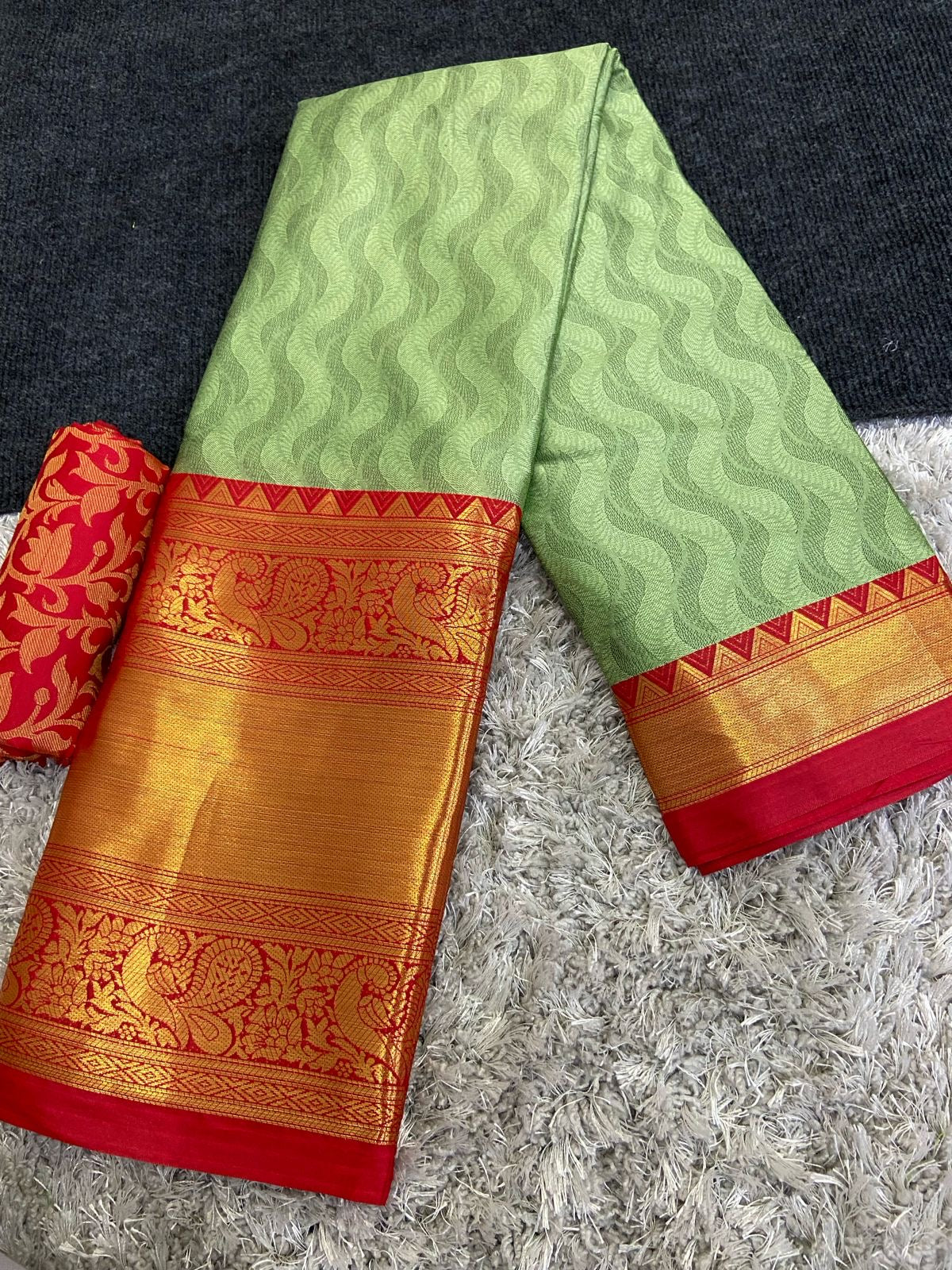 Cotton Silk Saree with Broad Contrast Jacquard Border and Matching Blouse – Festive and Wedding Wear