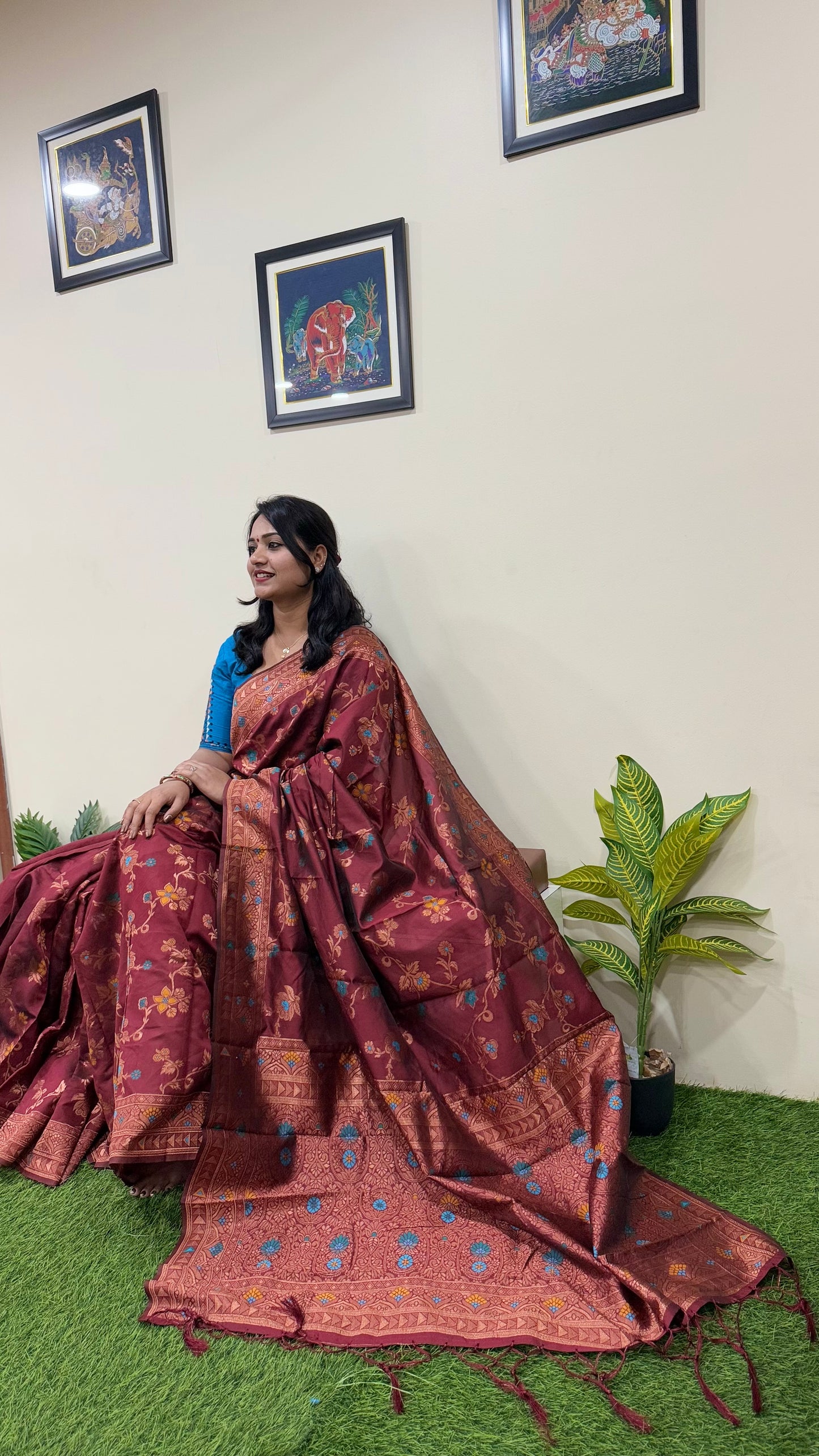 Banarasi Silk Saree with Intricate Floral Woven Design and Rich Zari Border – Festive Wear