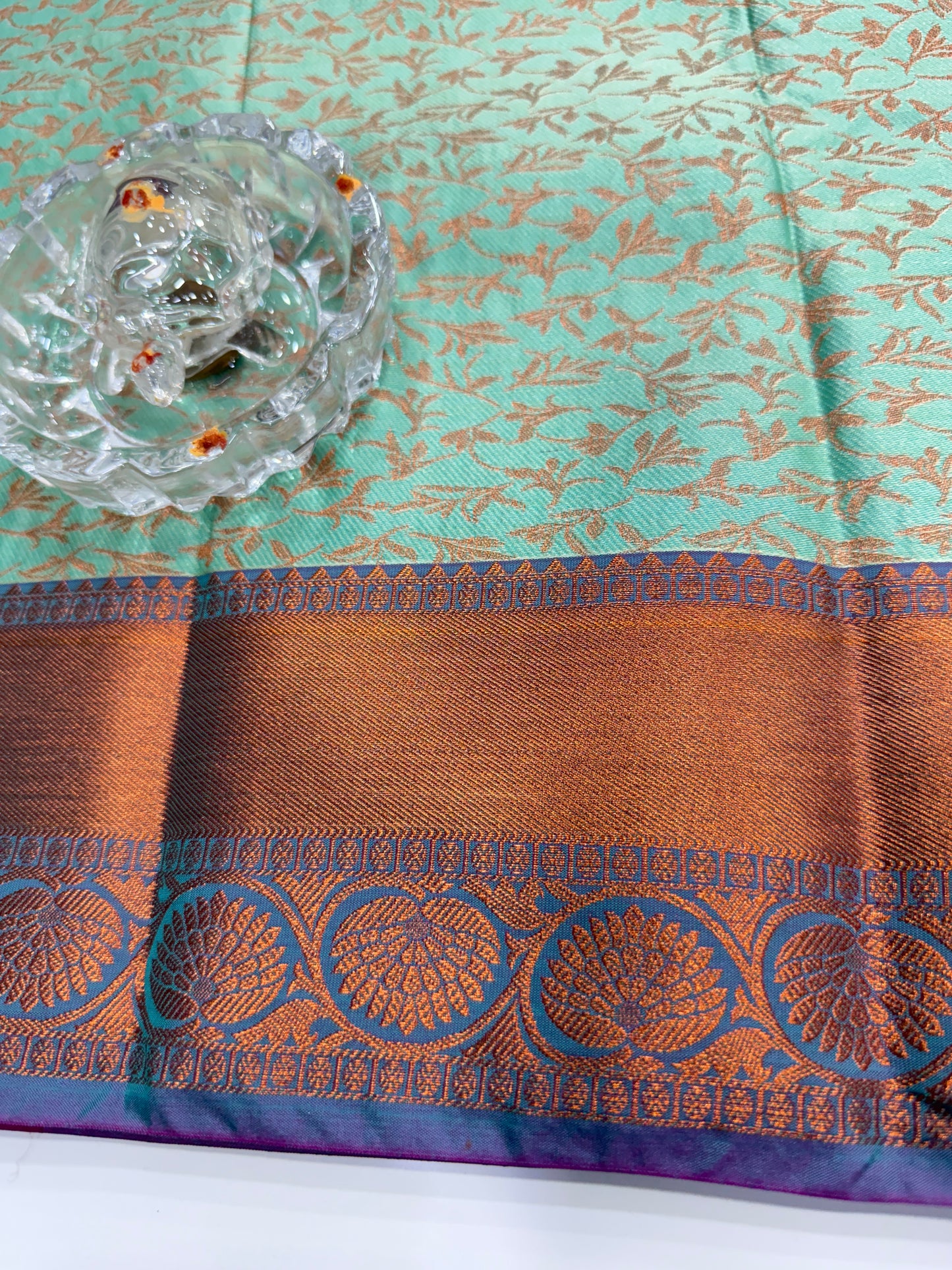 Soft Silk Saree with Samutrika Weaving and Contrast Zari Border for Women – Lightweight Festive Wear Saree