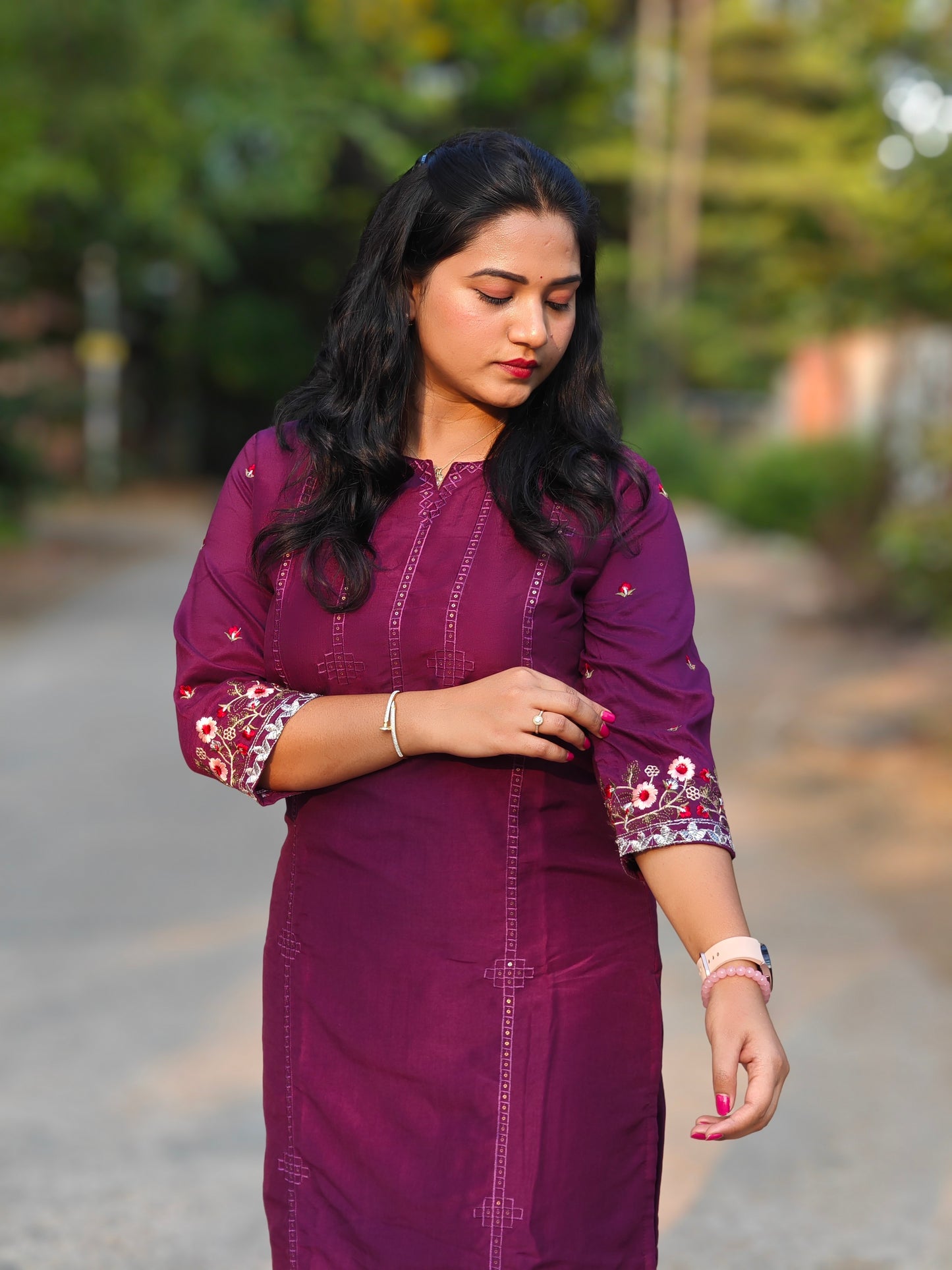 Women’s Cotton Kurti in Deep Maroon with Embroidered Sleeves – Straight Fit – Size 2XL
