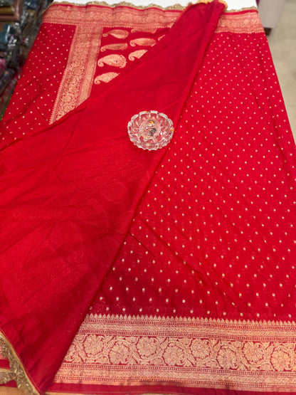 Women’s Banarasi semi-kaddi katan soft silk saree with zari booti weaving, lace border and rich pallu