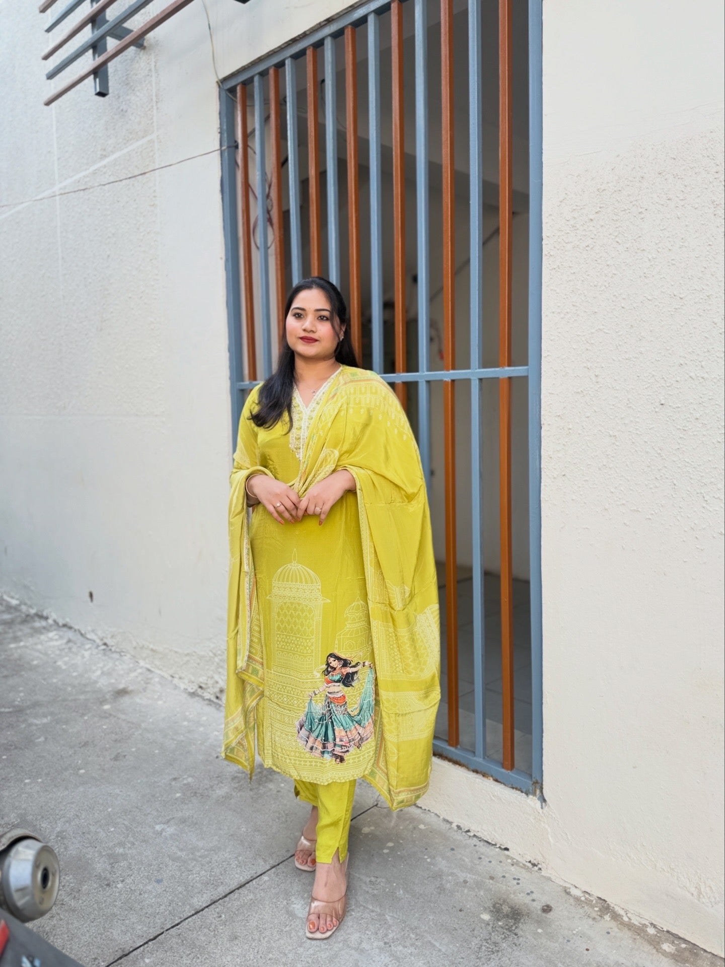 Pure natural crepe kurti pant dupatta set with handwork and cotton lining for women