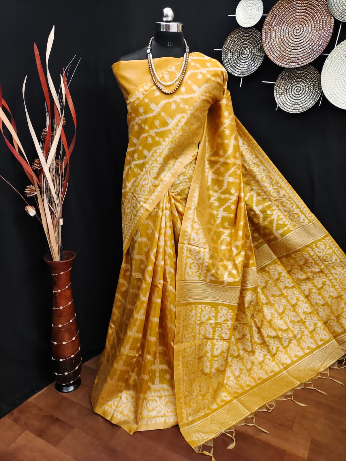 Banglori Handloom Raw Silk Saree with Weaving Pallu and Border for Women