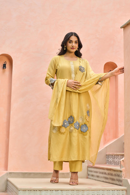 Mal Chanderi Kurta Pant Dupatta Set with Embroidery, Patchwork, and Cutwork – Women’s Suit Set