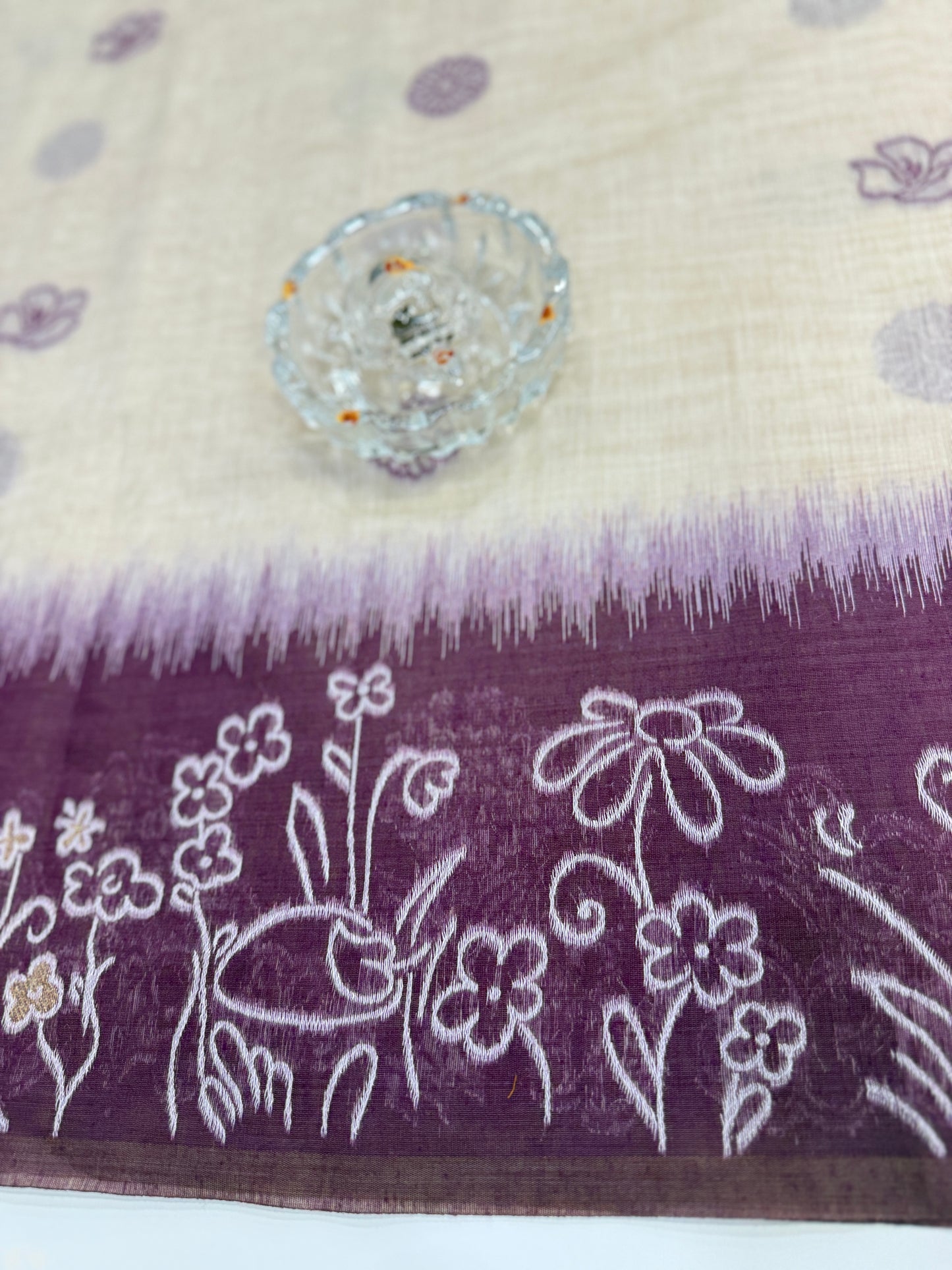 Munga cotton handloom weaving saree with woven floral border and tassel pallu for women