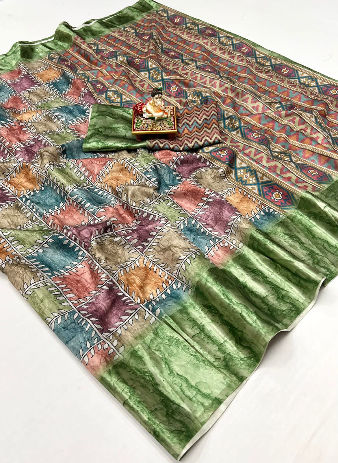 Pure Silk Dola Digital Printed Saree with Matching Digital Print Blouse Fabric