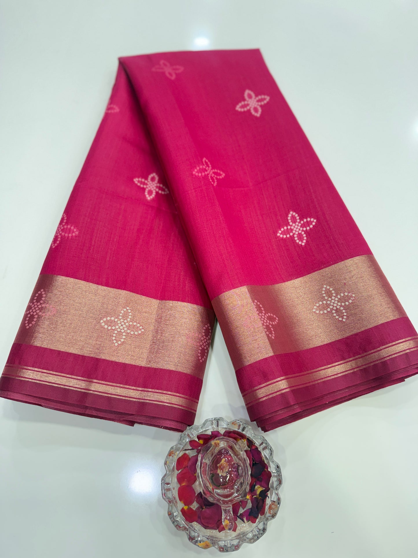 Woven Saree with Contrast Border and Tassel Pallu for Women
