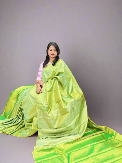 Borderless Pure Silk Handloom Saree in Lime Green with Zari Weaving – Bridal & Festive Wear