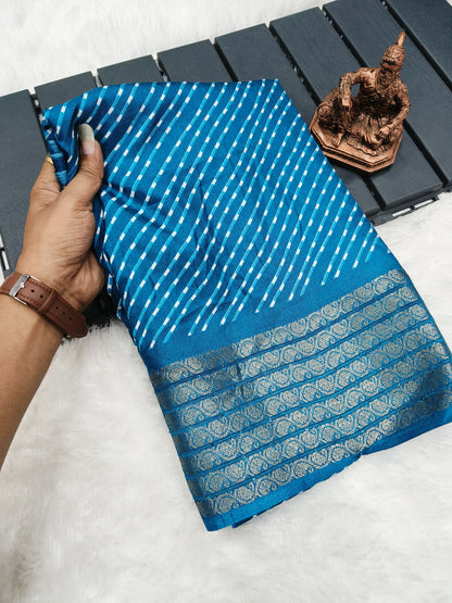 Butter Dola Silk Bandhej Saree with Mothra Leheriya Print and Golden Rudraksh Border – With Blouse Piece
