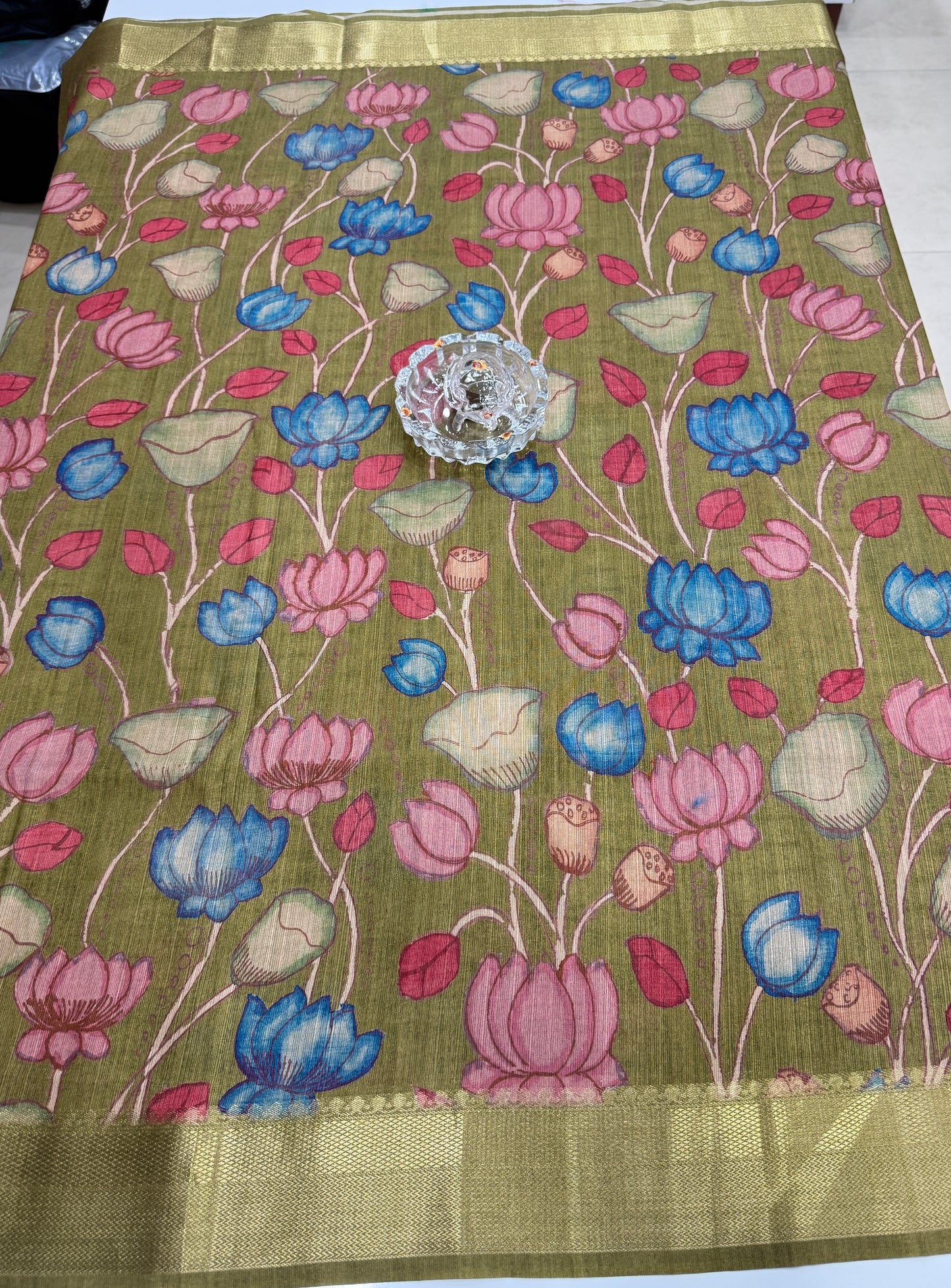 Tussar Art silk saree with handloom weaving and floral pattern for women