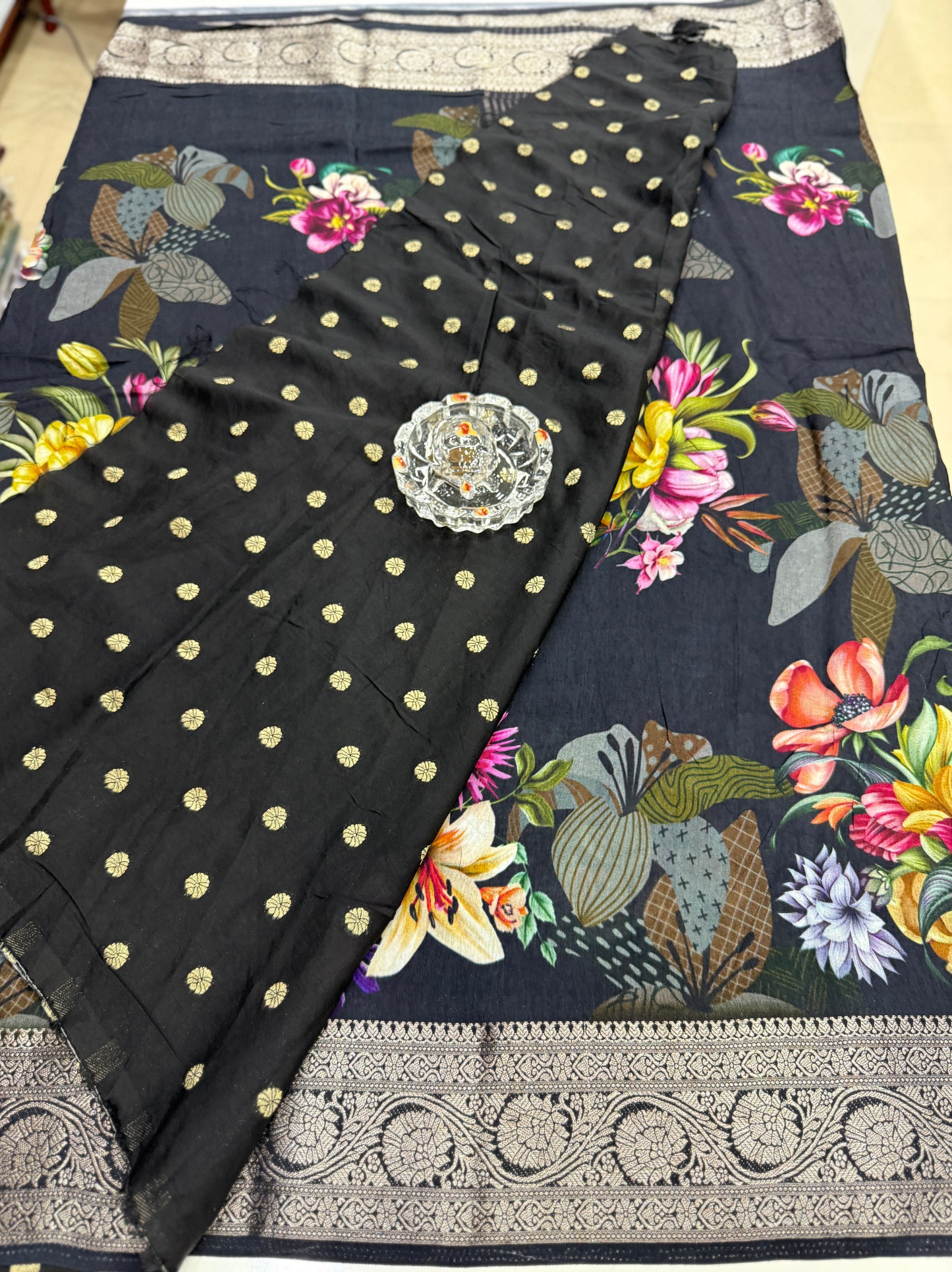 Russian Viscose Crepe Silk Chittpallu Saree with Heritage Print and Zari Border for Women