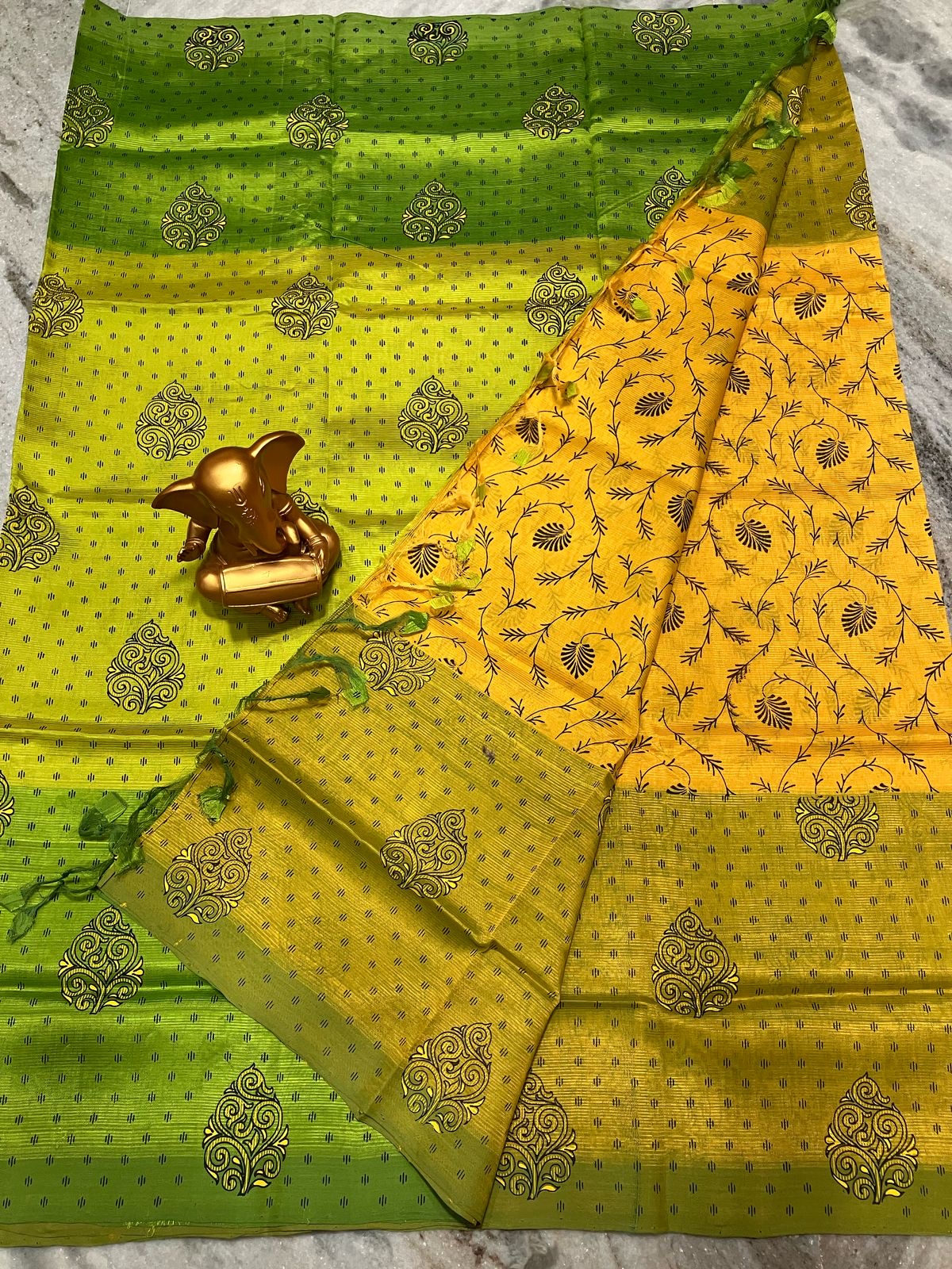 Mangalagiri Pattu Cotton Saree for Women with Plain Weave and Blouse Piece – Soft Lightweight Fabric