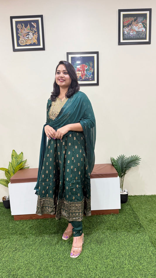 Rayon Kurta Pant Dupatta Set with Foil Print and Zari Sequins Embroidery – Women’s 3-Piece Outfit