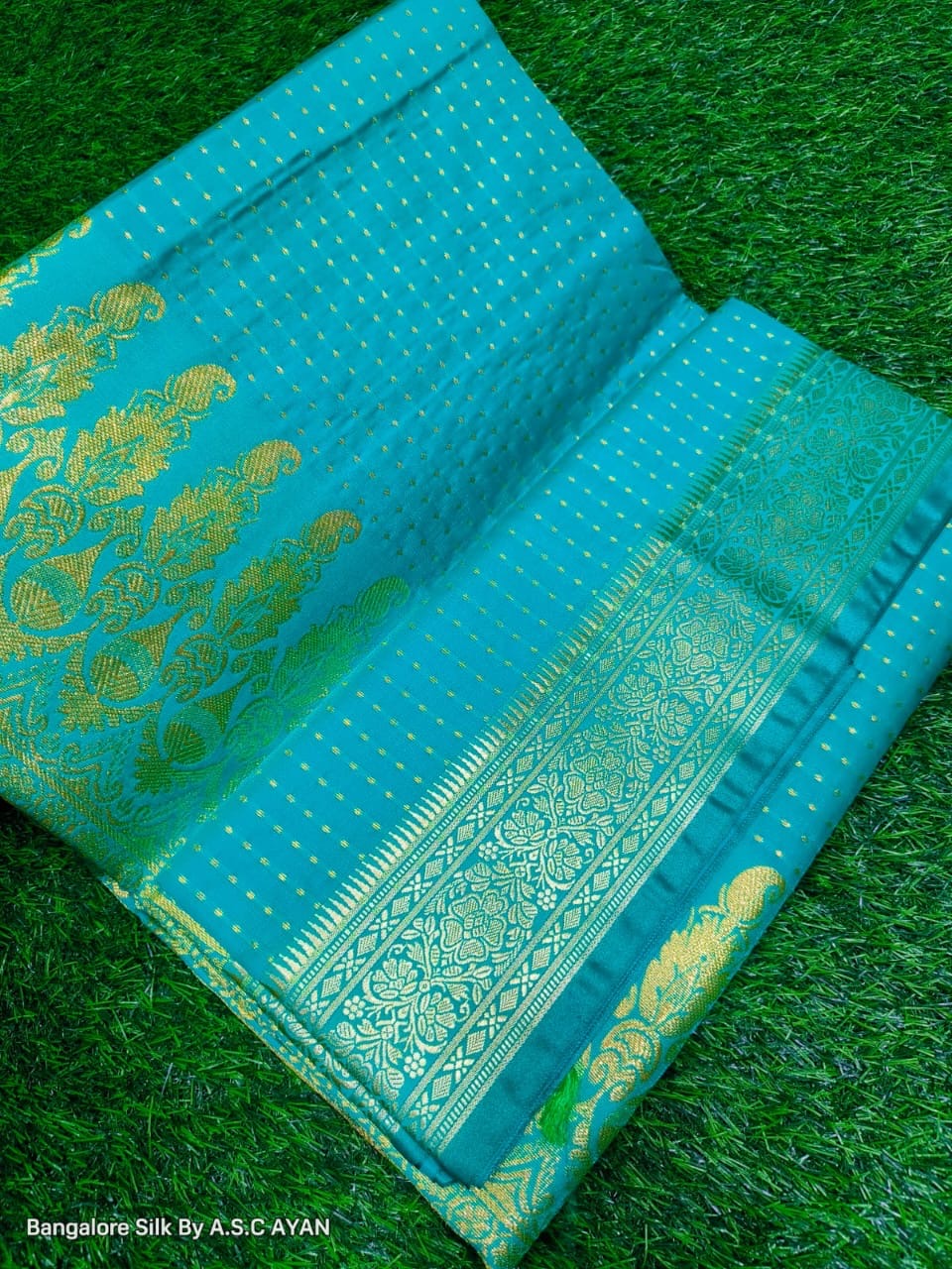 Bangalore Silk Saree with Pure Velvet Touch, Dual Tone Colour & All-Over Chunri Butta Design