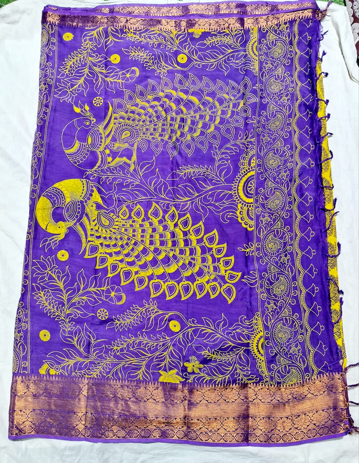 Chennuri Pure Silk Saree with Outline Kalamkari Design and Traditional Kanchi Borders