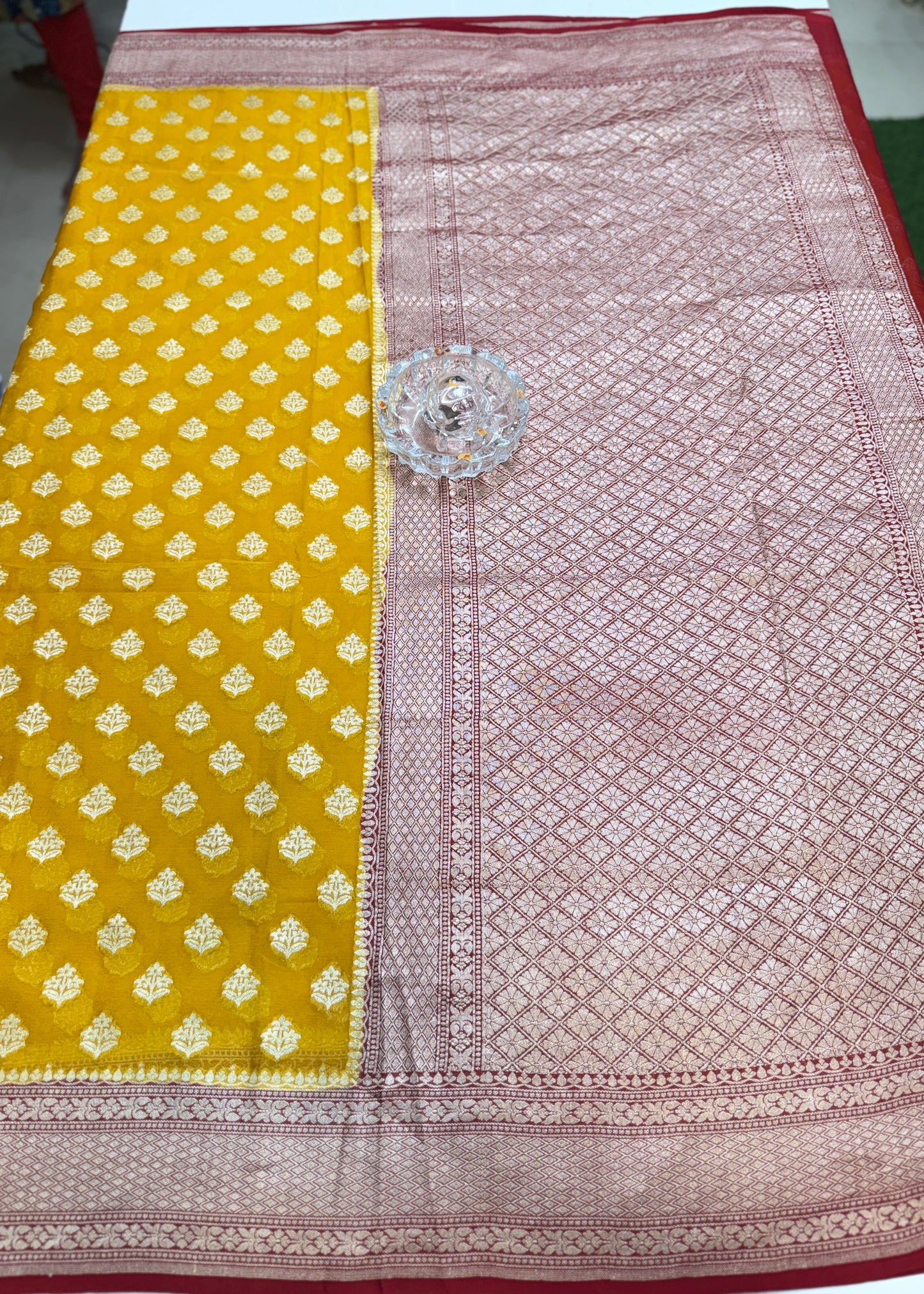 Pure Handwoven Kaddi Georgette Saree with Water Zari Jaal Weaving – Silk Mark Certified