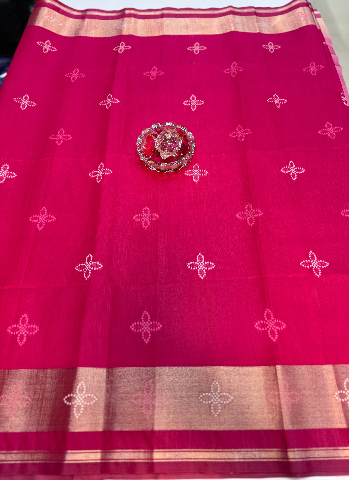 Woven Saree with Contrast Border and Tassel Pallu for Women