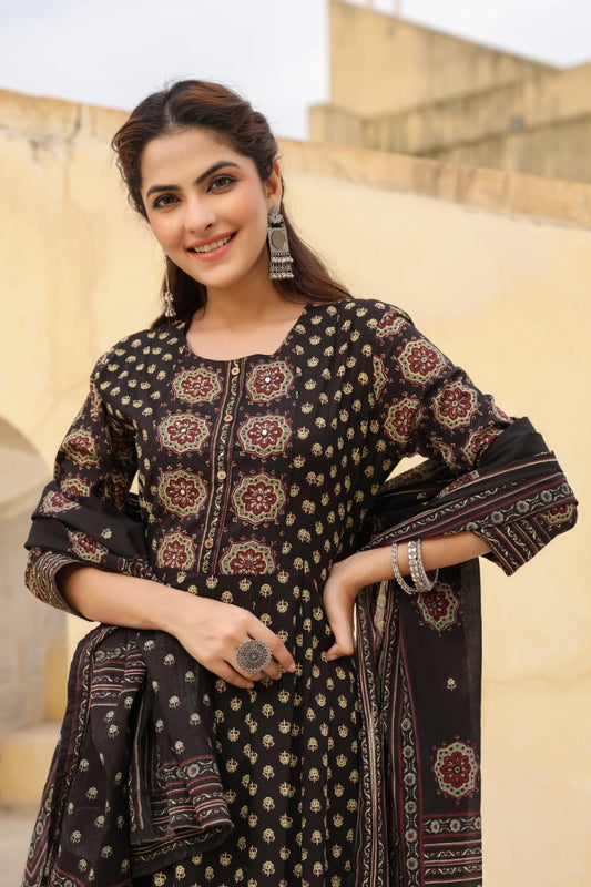 Women’s cotton Anarkali kurta pant dupatta set with intricate detailing – festive ethnic wear