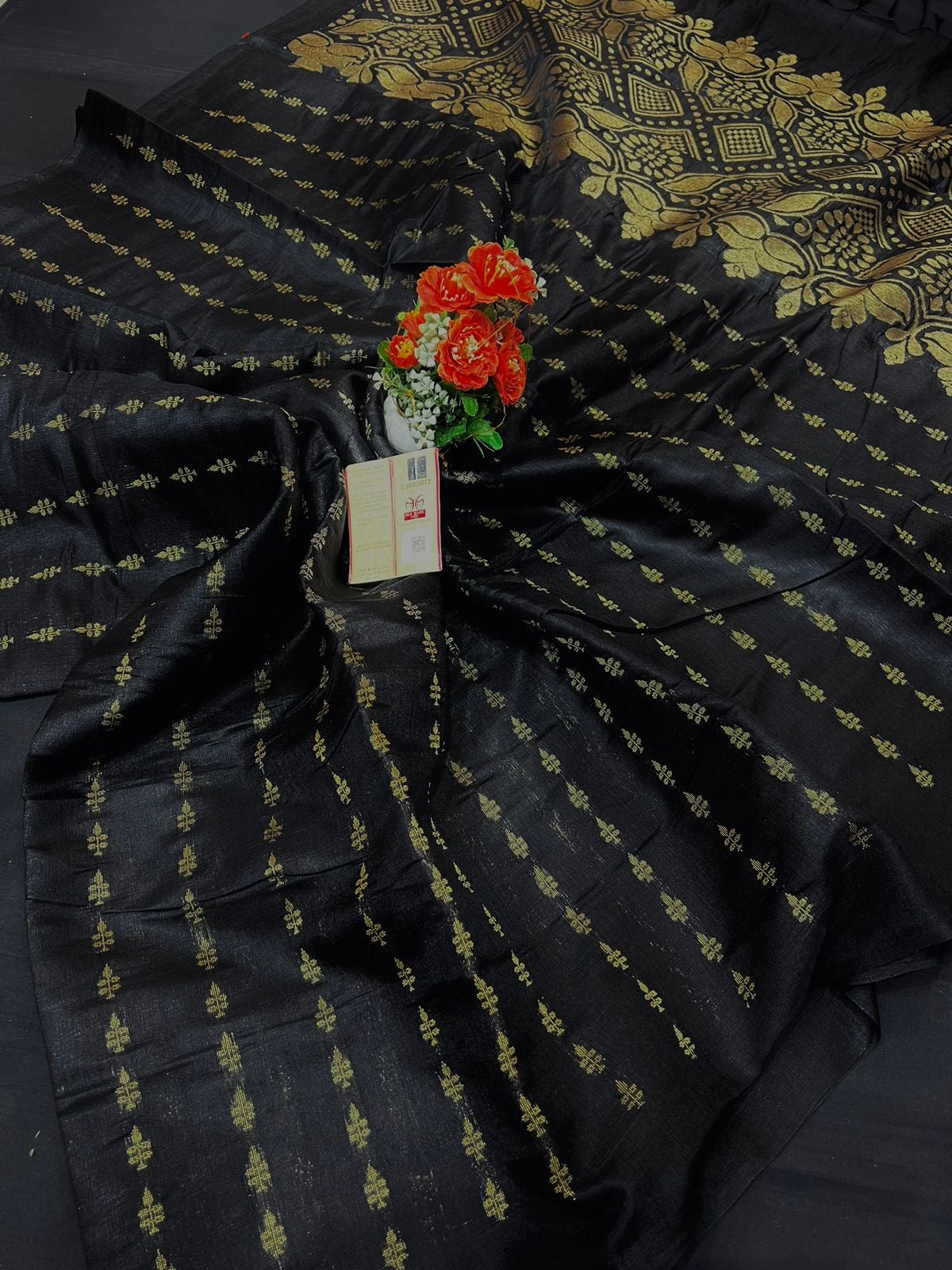 Pure Raw Silk Handloom Saree with Small Body Weave and Rich Pallu – Silk Mark Certified