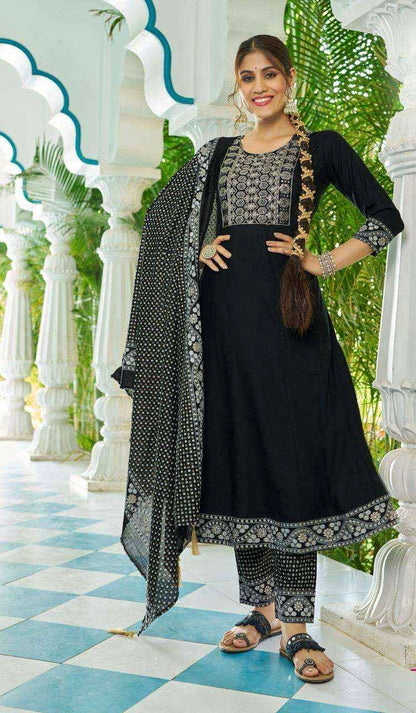 Kurta Pant Dupatta Suit Set with Dori Embroidery and Chanderi Foil Print Dupatta – Women