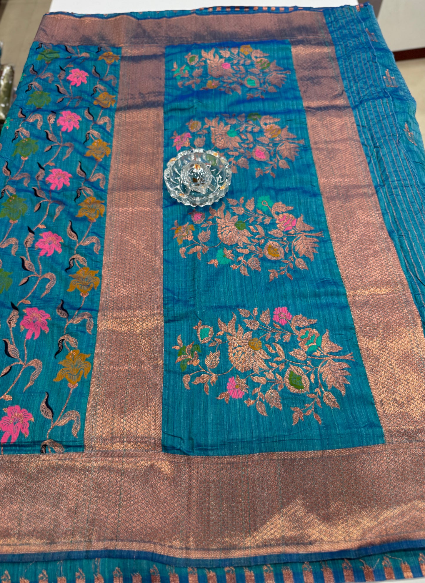 Soft silk saree with woven floral zari border and contrast pallu for women