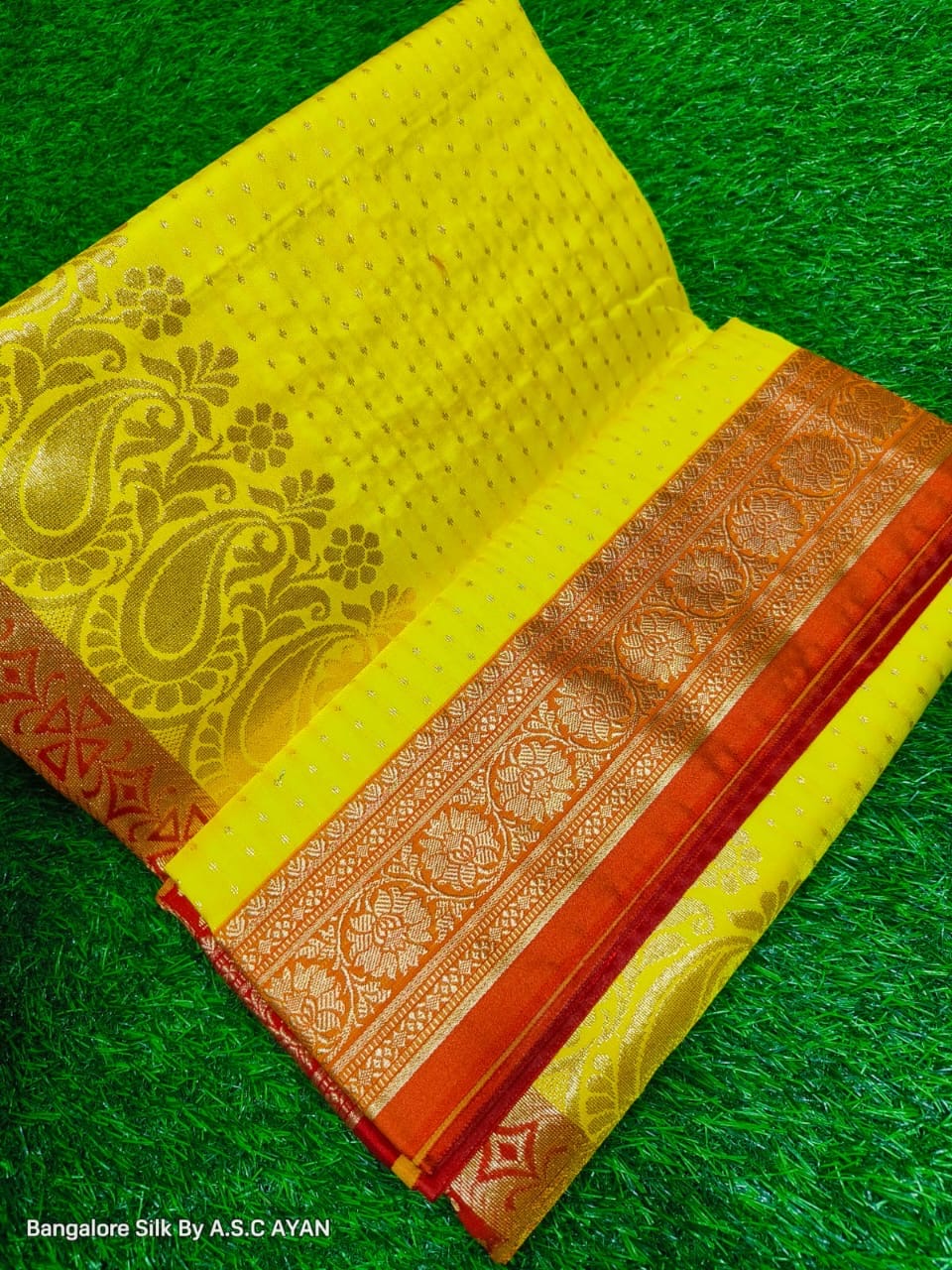 Bangalore Silk Saree with Pure Velvet Touch, Dual Tone Colour & All-Over Chunri Butta Design