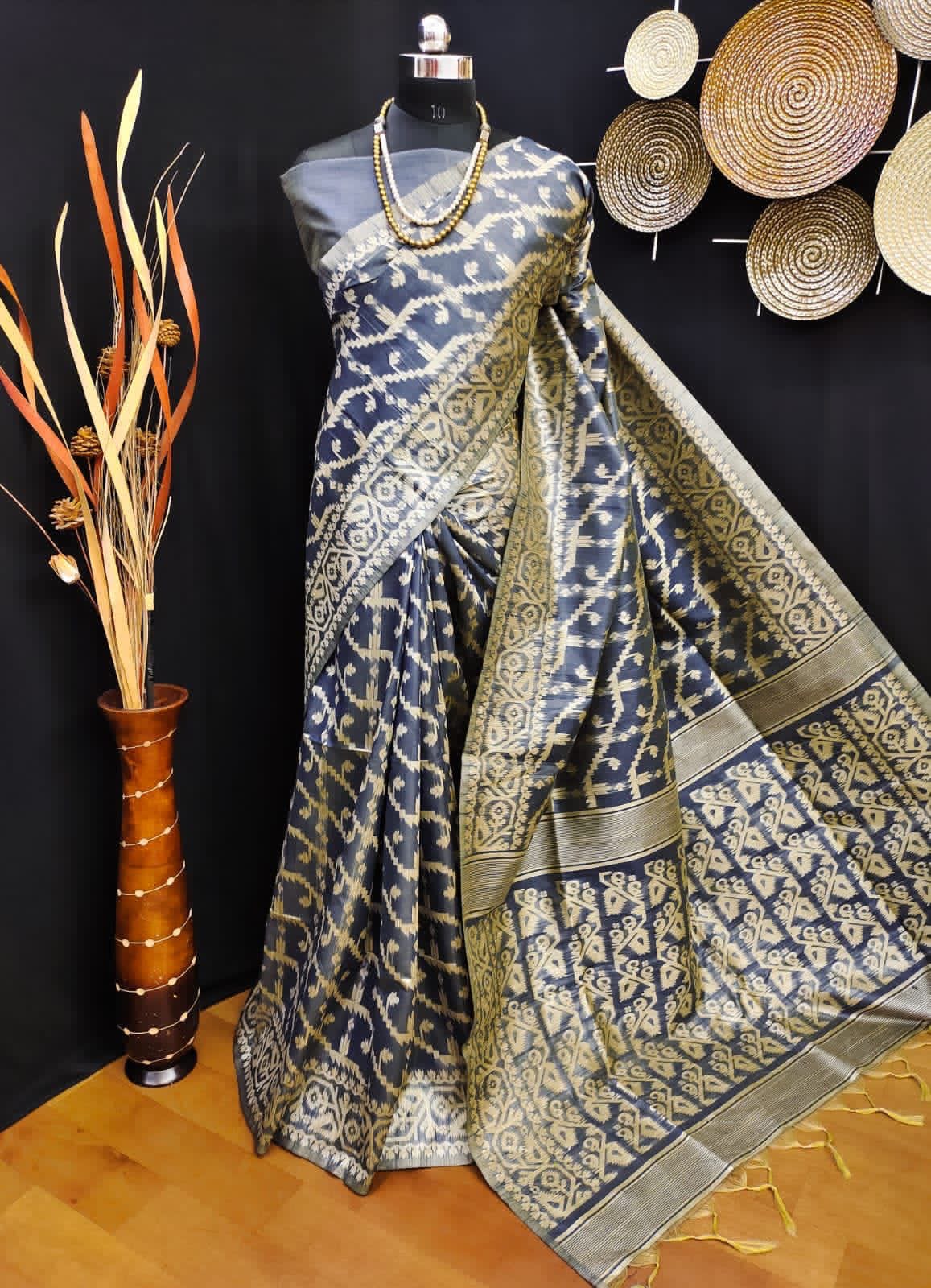 Banglori Handloom Raw Silk Saree with Weaving Pallu and Border for Women