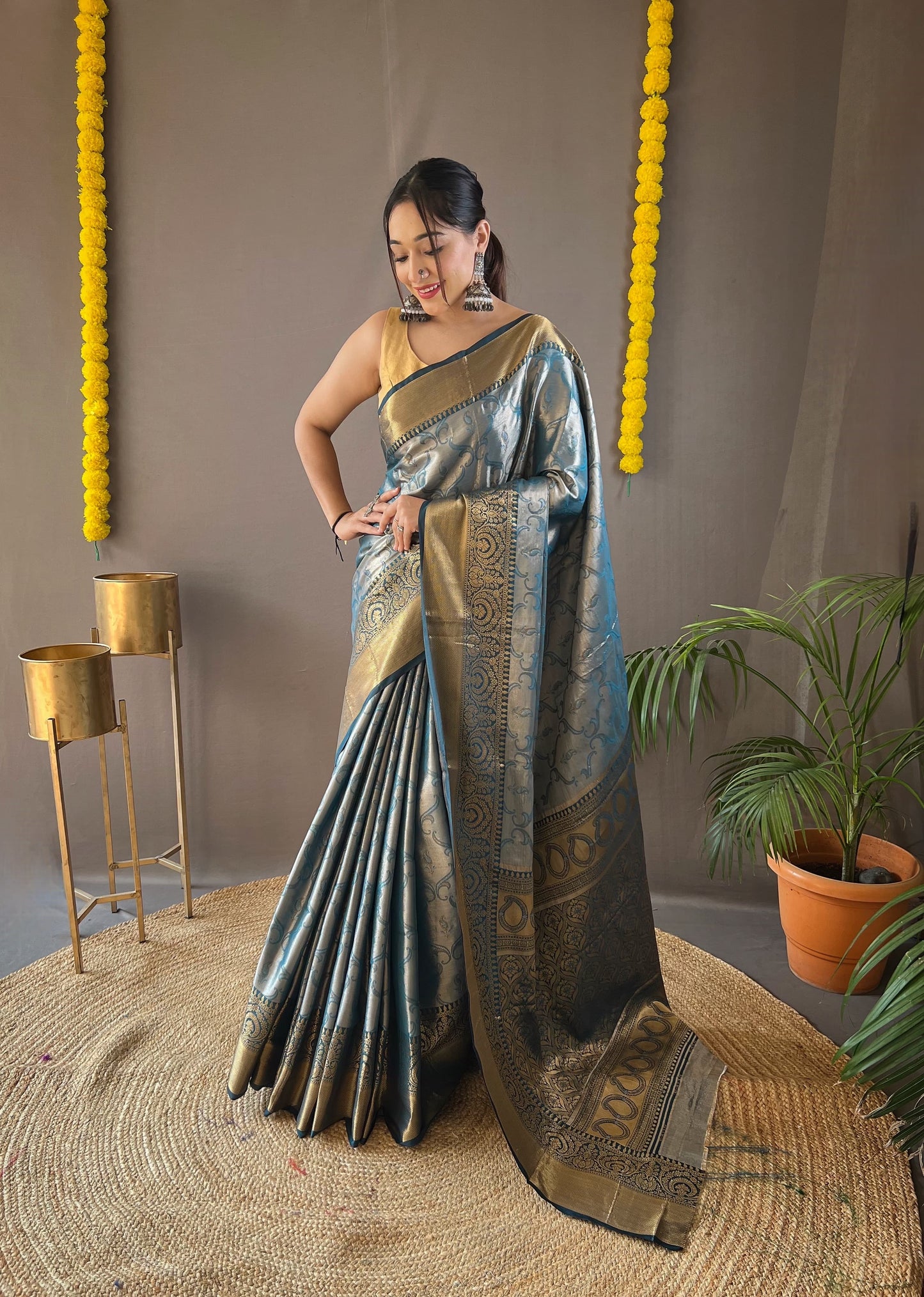 Kanchipuram Silk Saree with Intricate Zari Weaving, Rich Pallu, and Coordinated Blouse