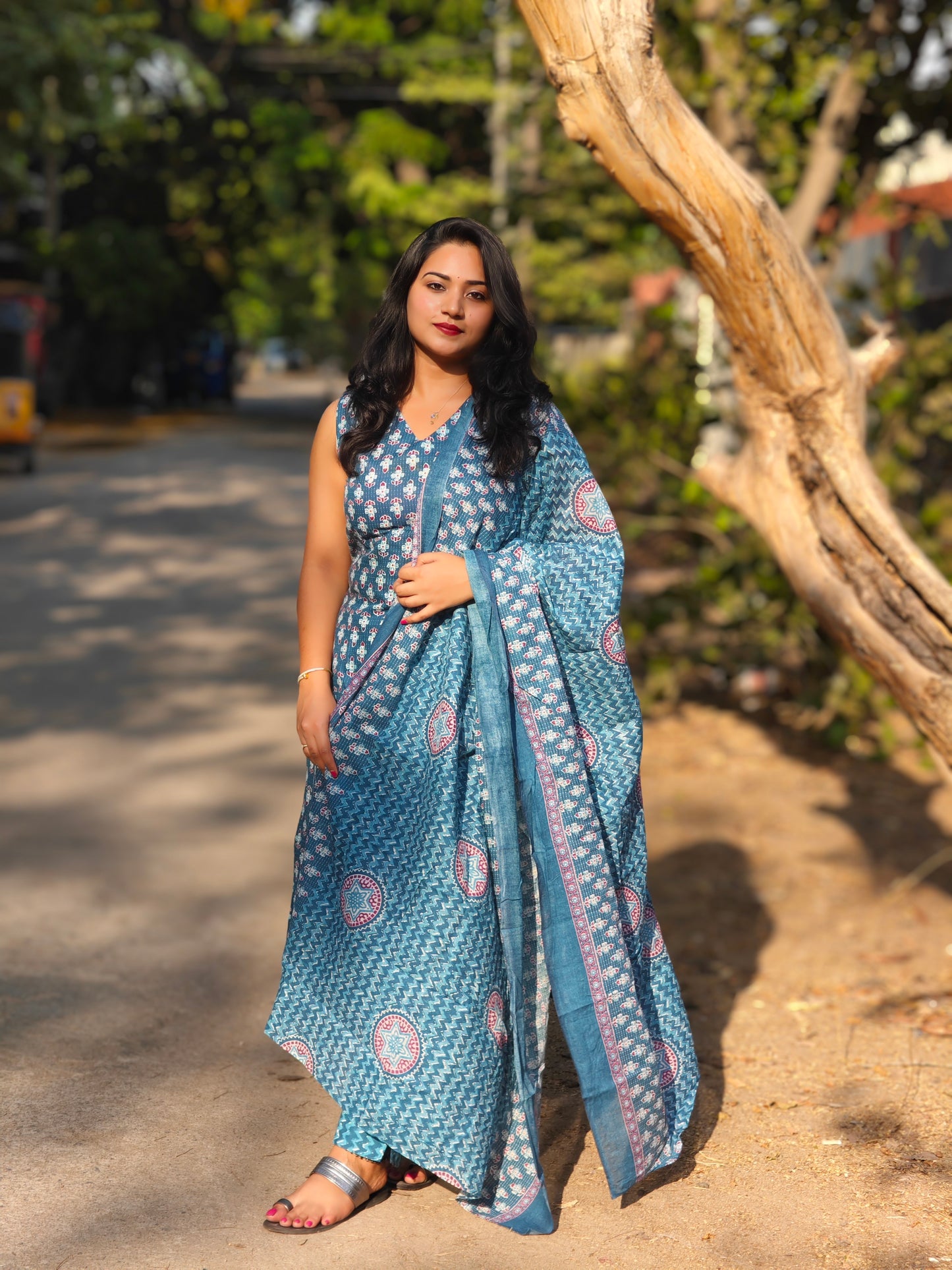 Women’s Cotton Sleeveless Printed Suit Set with Dupatta – Sizes M to 3XL