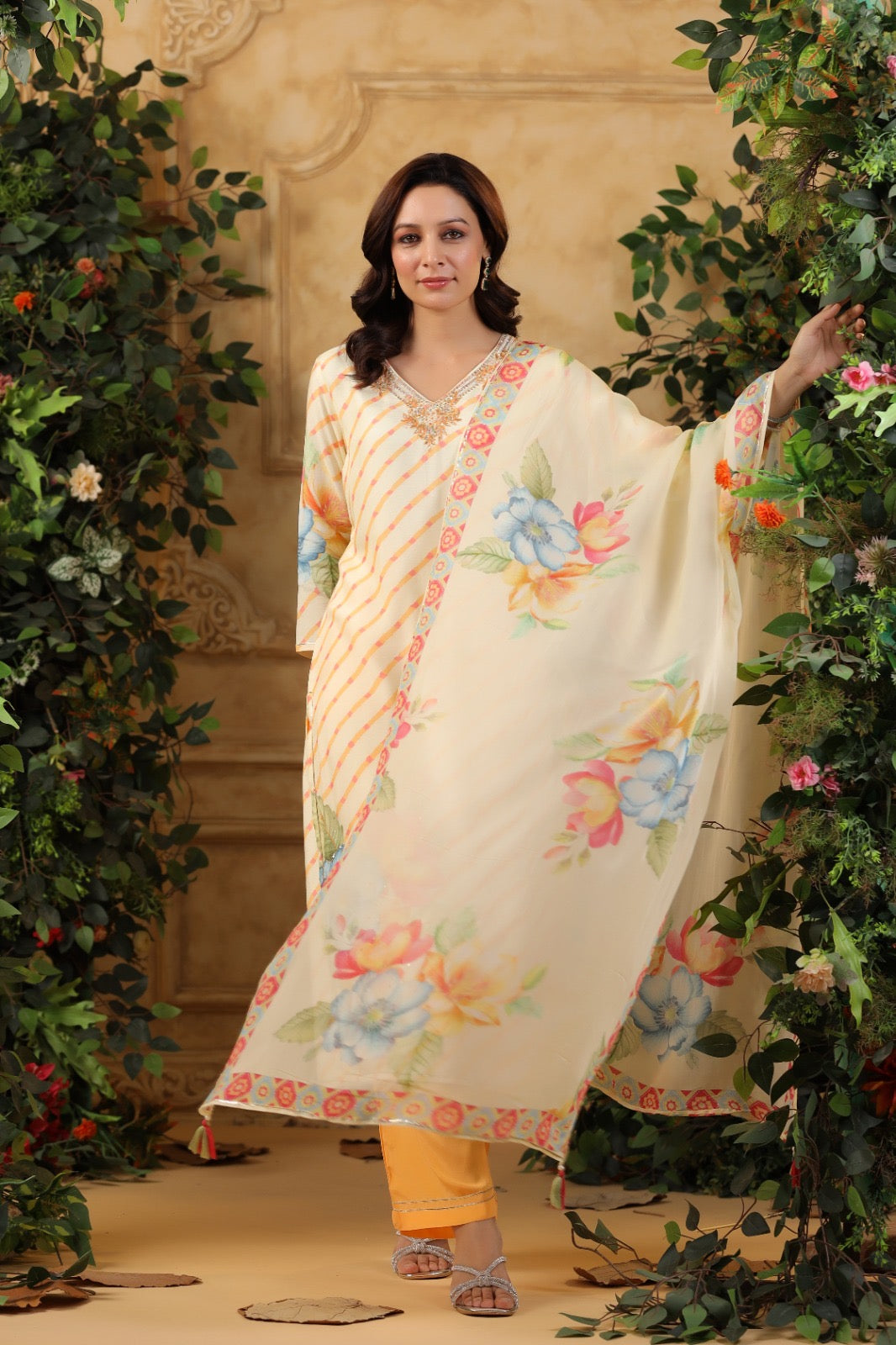 Pure Muslin Silk Floral Printed Kurta Pant Dupatta Set with Embroidery – Women’s Festive Wear