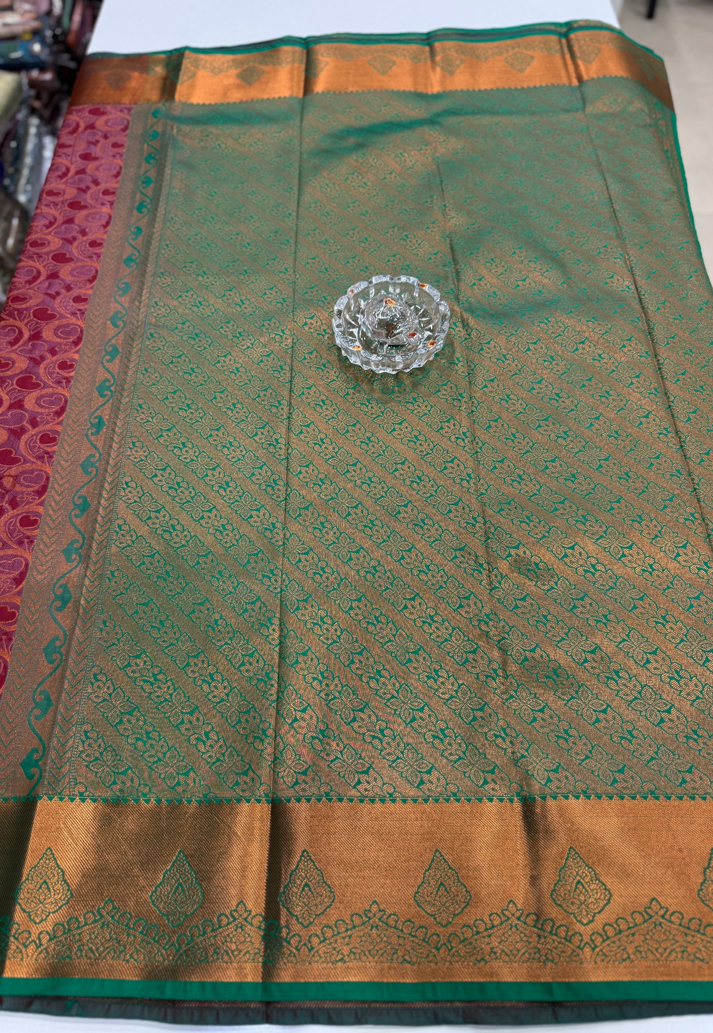 Soft Silk Saree with Samutrika Weaving and Contrast Zari Border for Women – Lightweight Festive Wear Saree