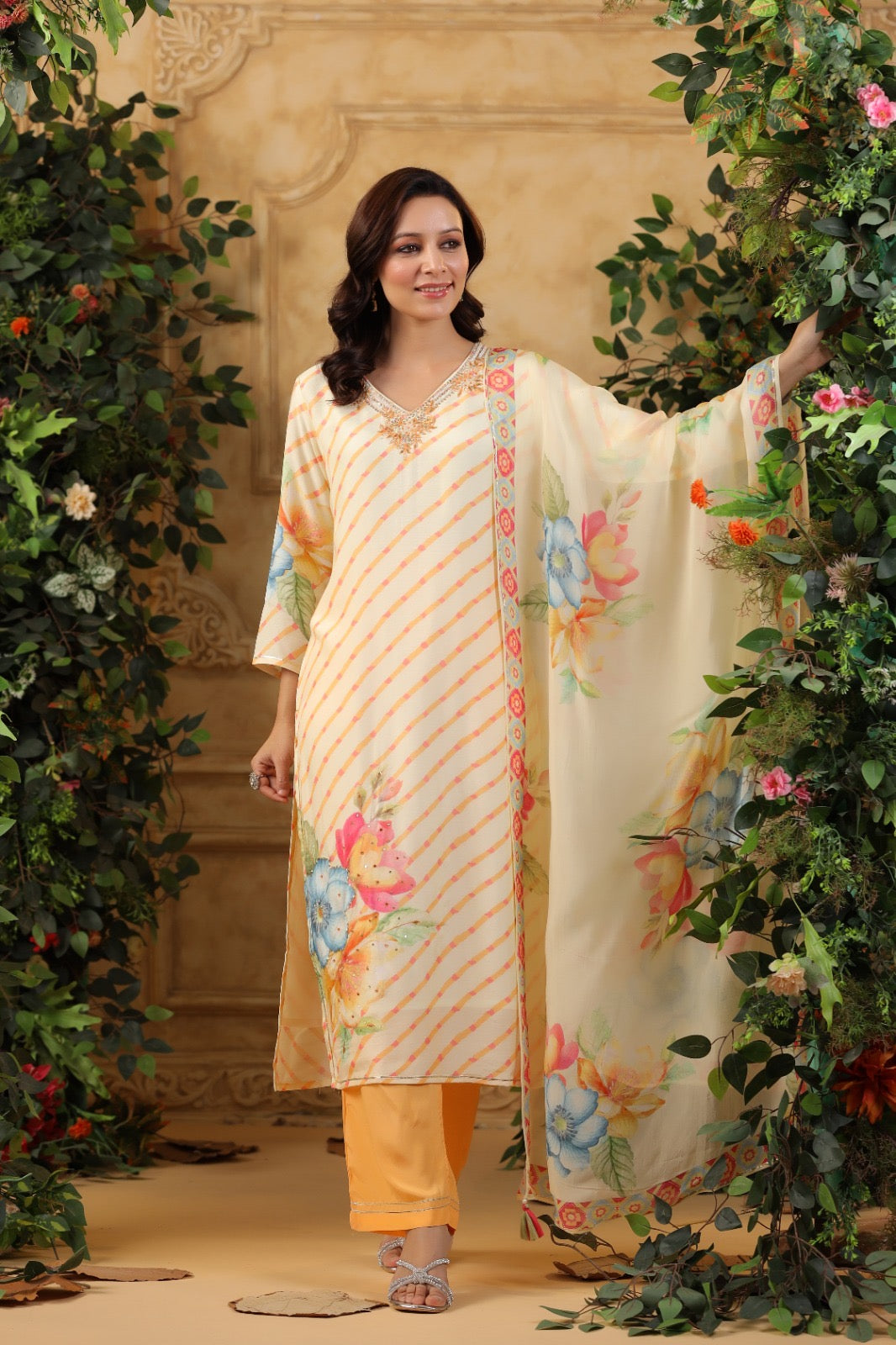 Pure Muslin Silk Floral Printed Kurta Pant Dupatta Set with Embroidery – Women’s Festive Wear