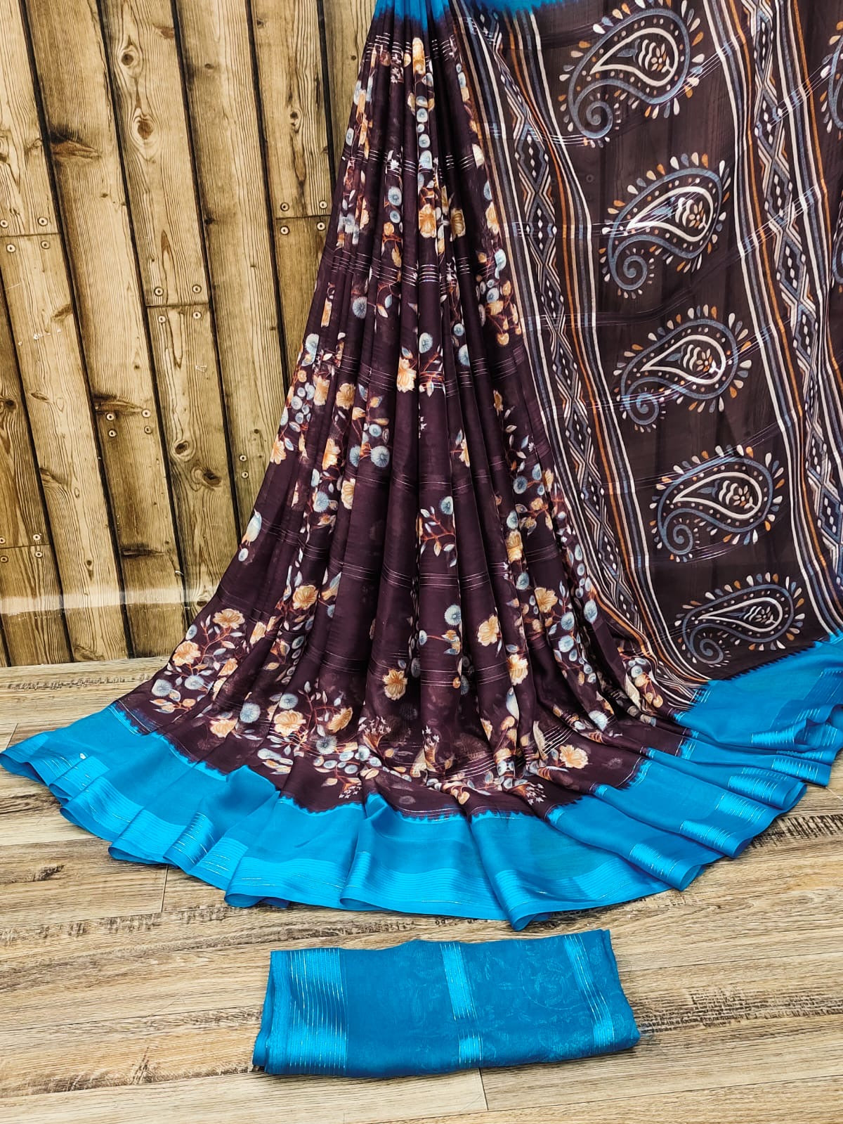 Chiffon Jari Saree with All-Over Floral Print & Contrast Printed Border – Blouse Options Available