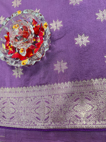 Pure Crepe Saree with Designer Contrast Blouse – Lightweight Festive Wear for Women