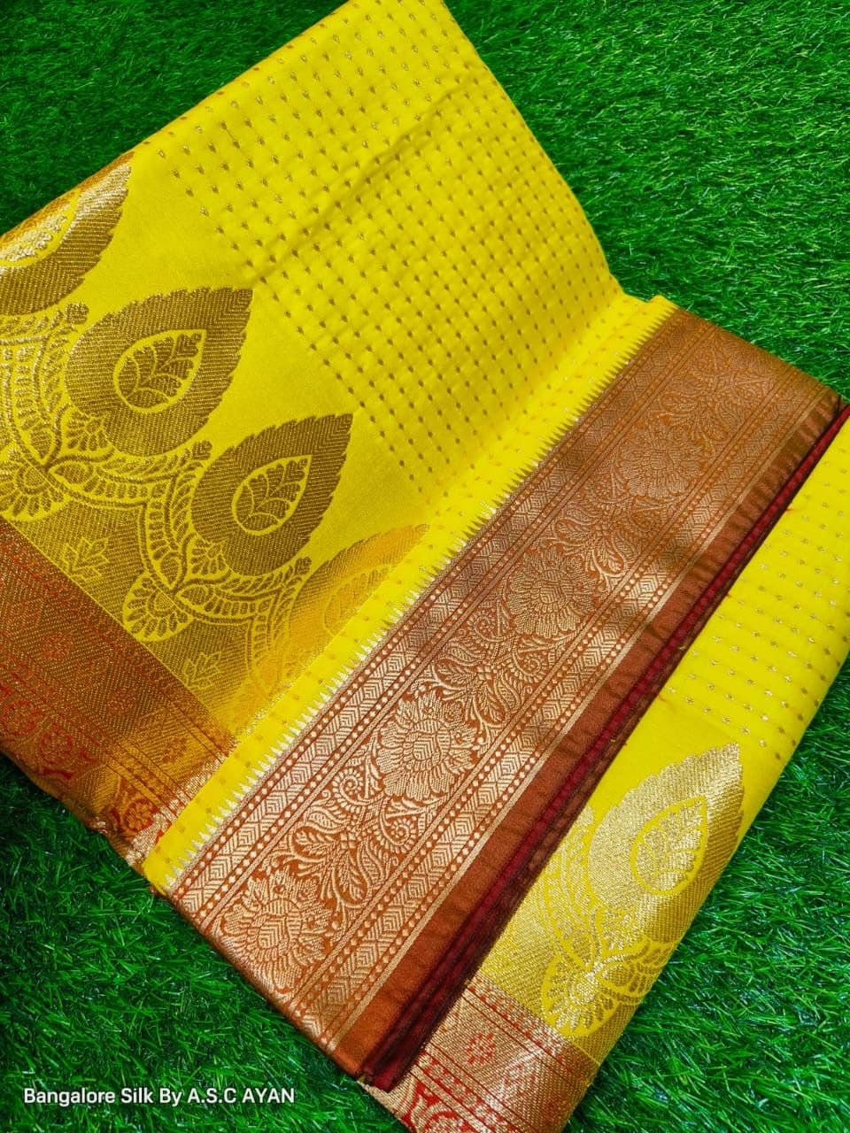 Bangalore Silk Saree with Pure Velvet Touch, Dual Tone Colour & All-Over Chunri Butta Design