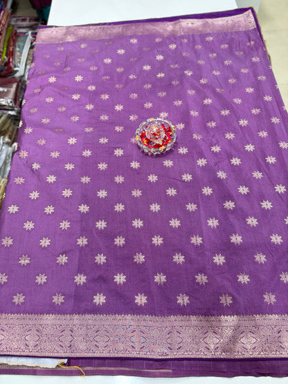 Pure Crepe Saree with Designer Contrast Blouse – Lightweight Festive Wear for Women