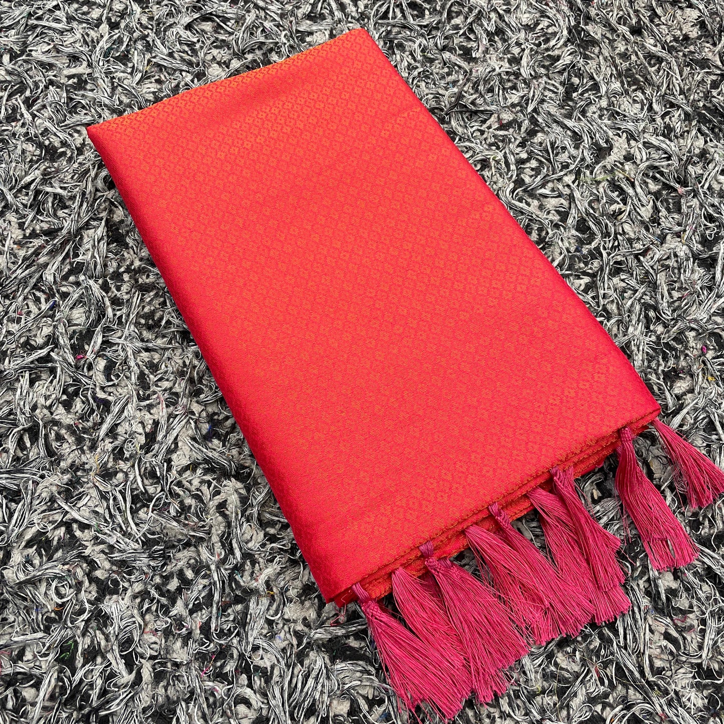 Kubera Pattu Silk Saree with Plain Body and Rich Contrast Border – Festive Wear for Women